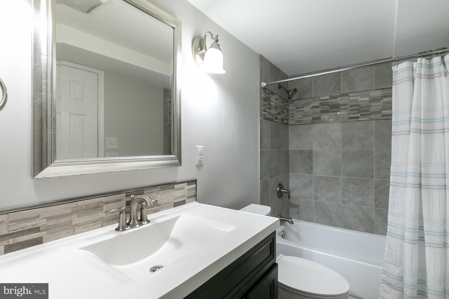 MIDDLERIDGE - Residential