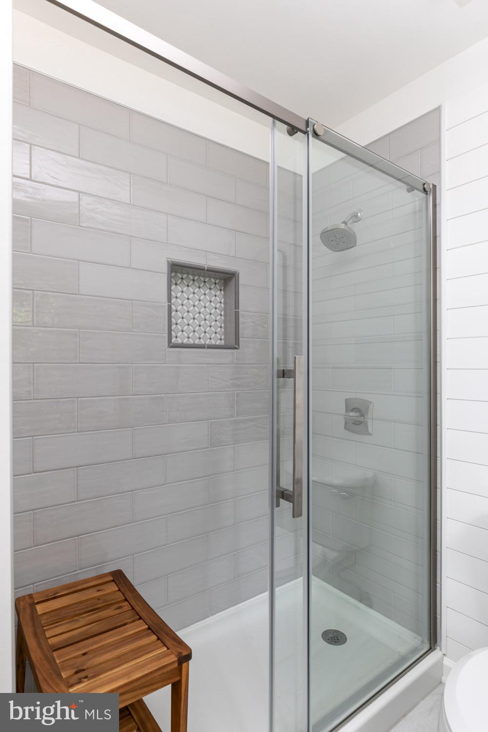 MIDDLERIDGE - Residential