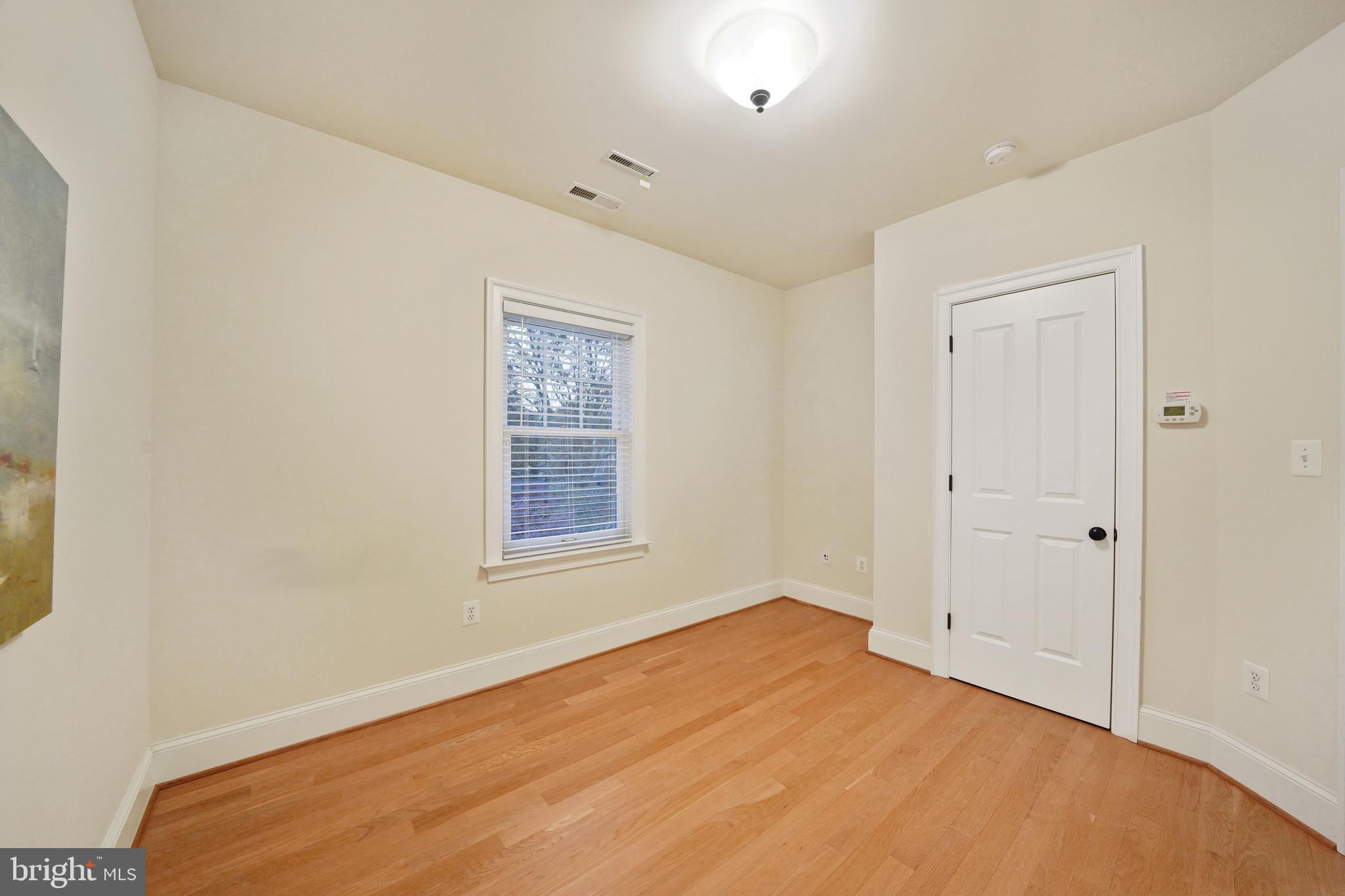 COUNTRY CLUB MANOR - Residential