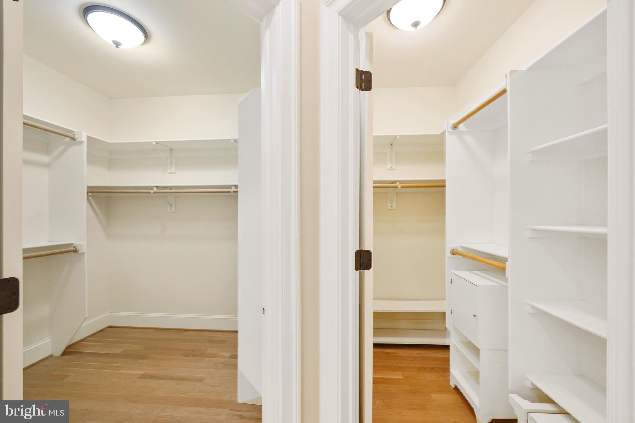 COUNTRY CLUB MANOR - Residential