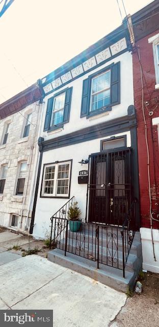 Beautifully Renovated 3-Bedroom Home in the Heart of Point Breeze!
Welcome to this stunning 3-bedroom, 2-bathroom home located in one of Philadelphia’s most desirable neighborhoods—Point Breeze! This spacious and thoughtfully updated property features three large bedrooms and two brand-new full bathrooms, including a luxurious spa-style retreat with a freestanding soaking tub, frameless glass shower enclosure, and rainfall showerhead.
The heart of the home is the brand-new eat-in kitchen, equipped with a full stainless steel appliance package, sleek cabinetry, and an extended island/breakfast bar that comfortably seats four—perfect for casual dining or entertaining.
Bright, open, and stylish throughout, this home offers a blend of modern finishes and comfortable living space in a vibrant community. Enjoy walkable access to neighborhood cafés, restaurants, parks, and public transit. A perfect home for city living with all the modern upgrades you’ve been looking for!
