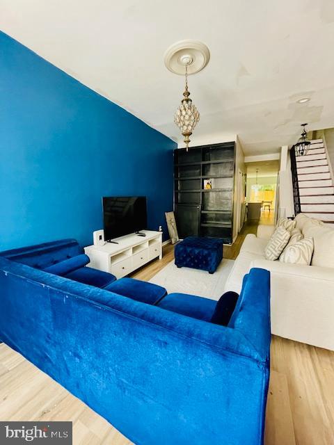 POINT BREEZE - Residential