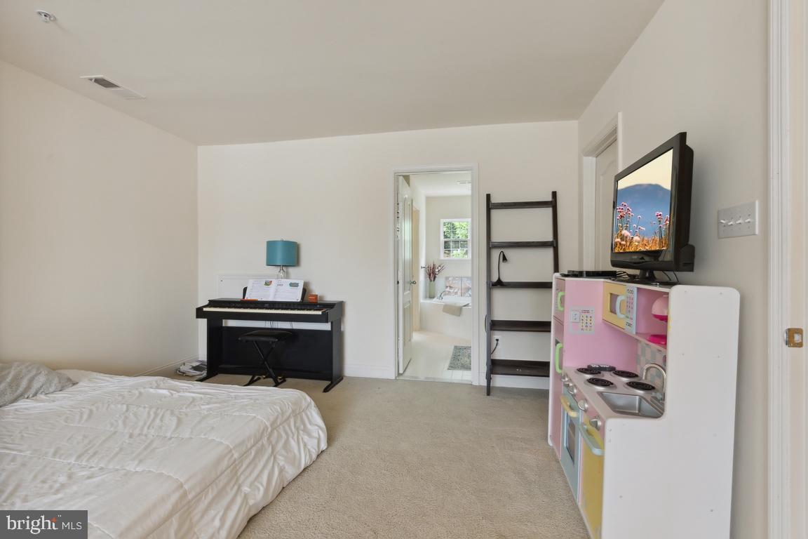 RIVERWATCH IND HEAD - Residential