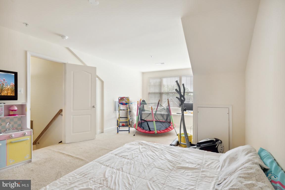 RIVERWATCH IND HEAD - Residential