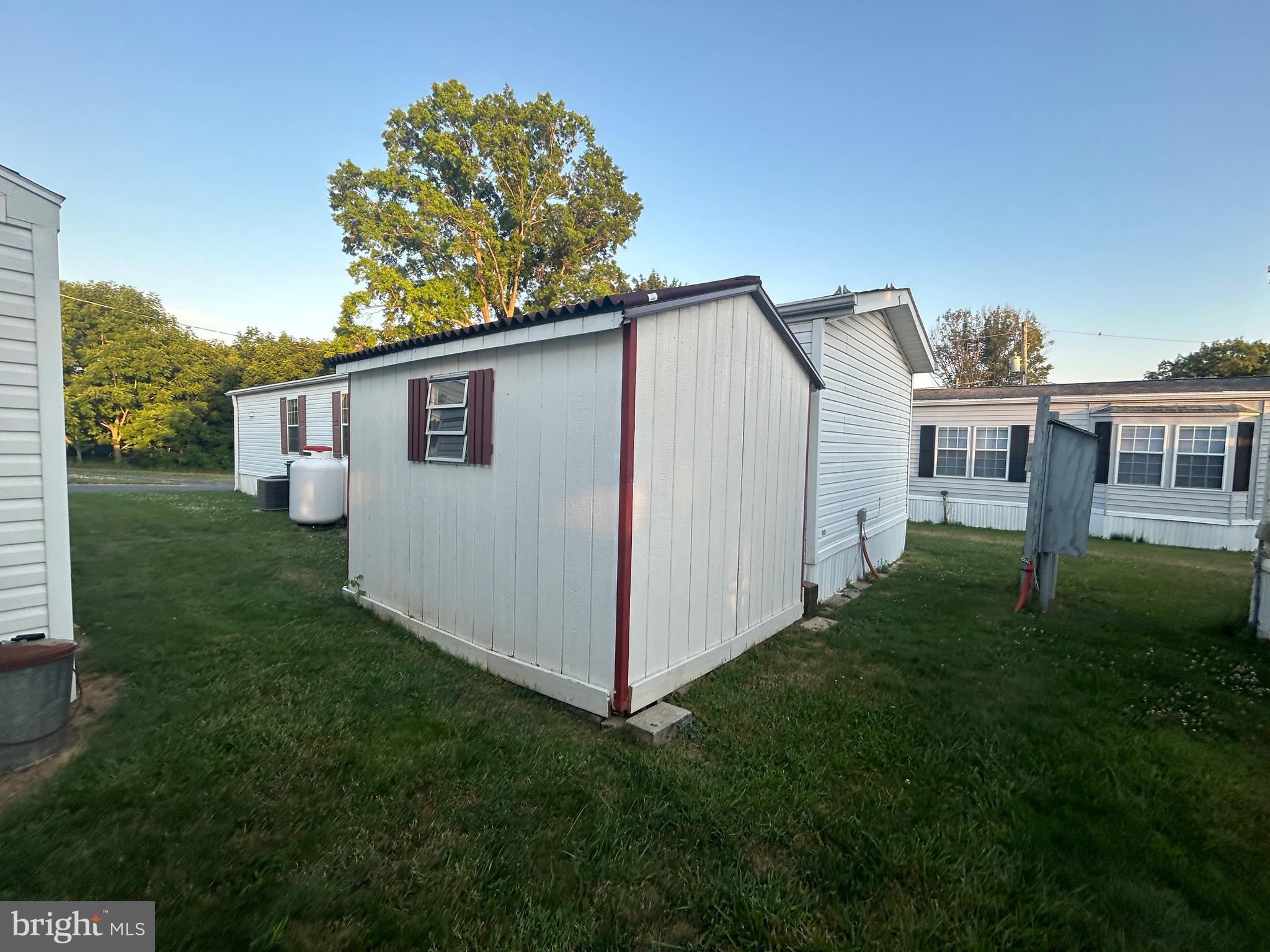 PALMDALE MOBILE HOME PARK - Residential