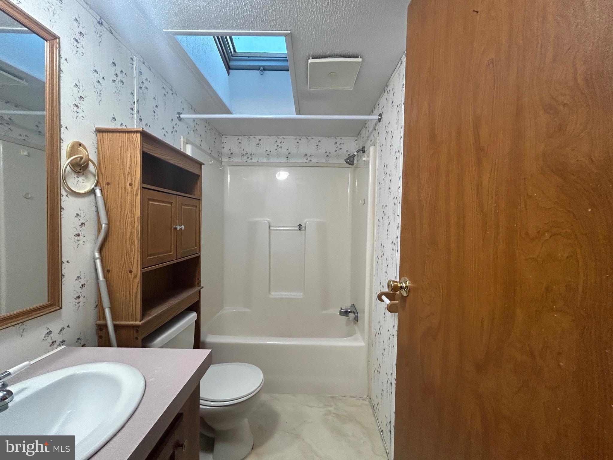 PALMDALE MOBILE HOME PARK - Residential