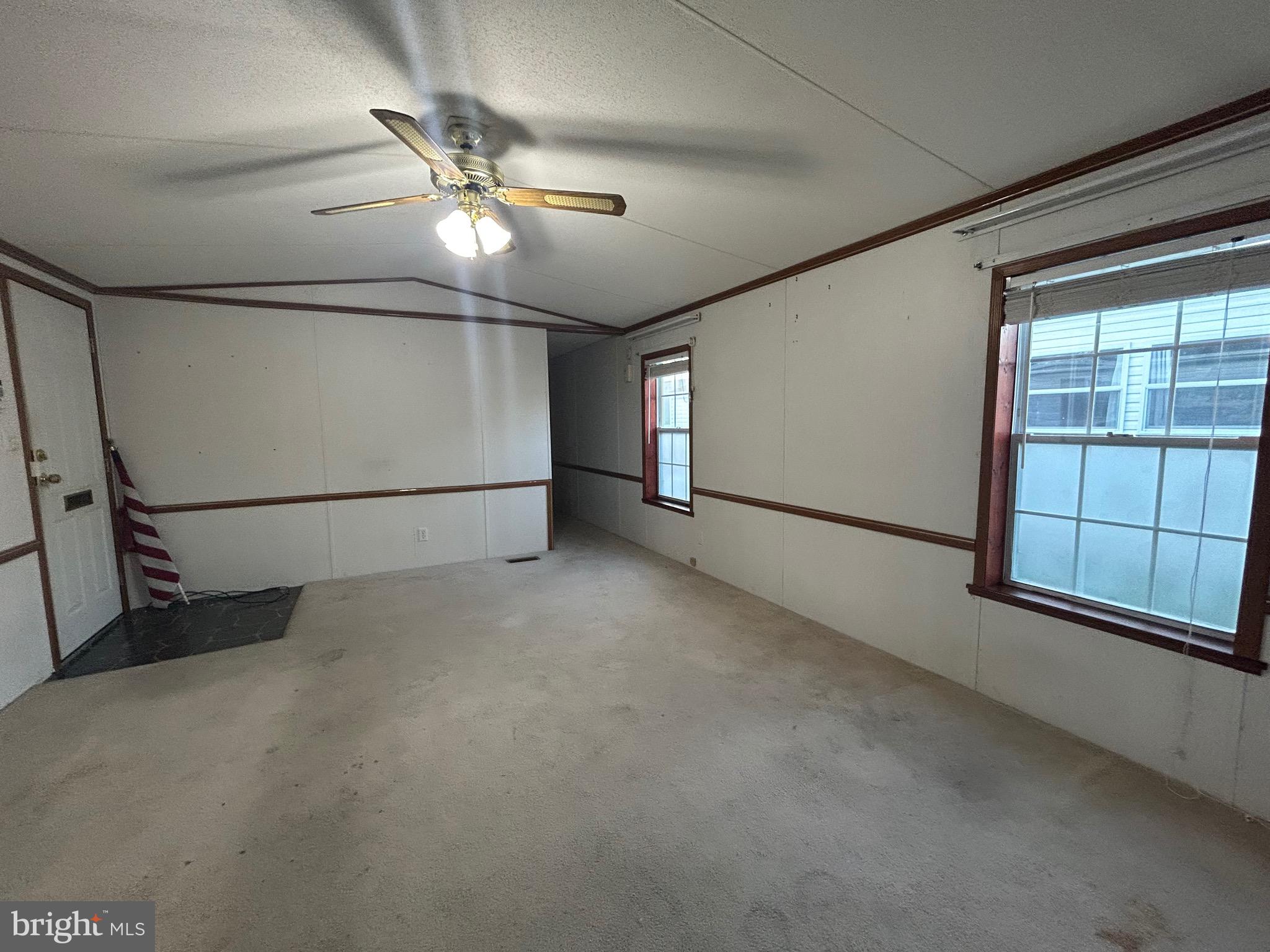 PALMDALE MOBILE HOME PARK - Residential