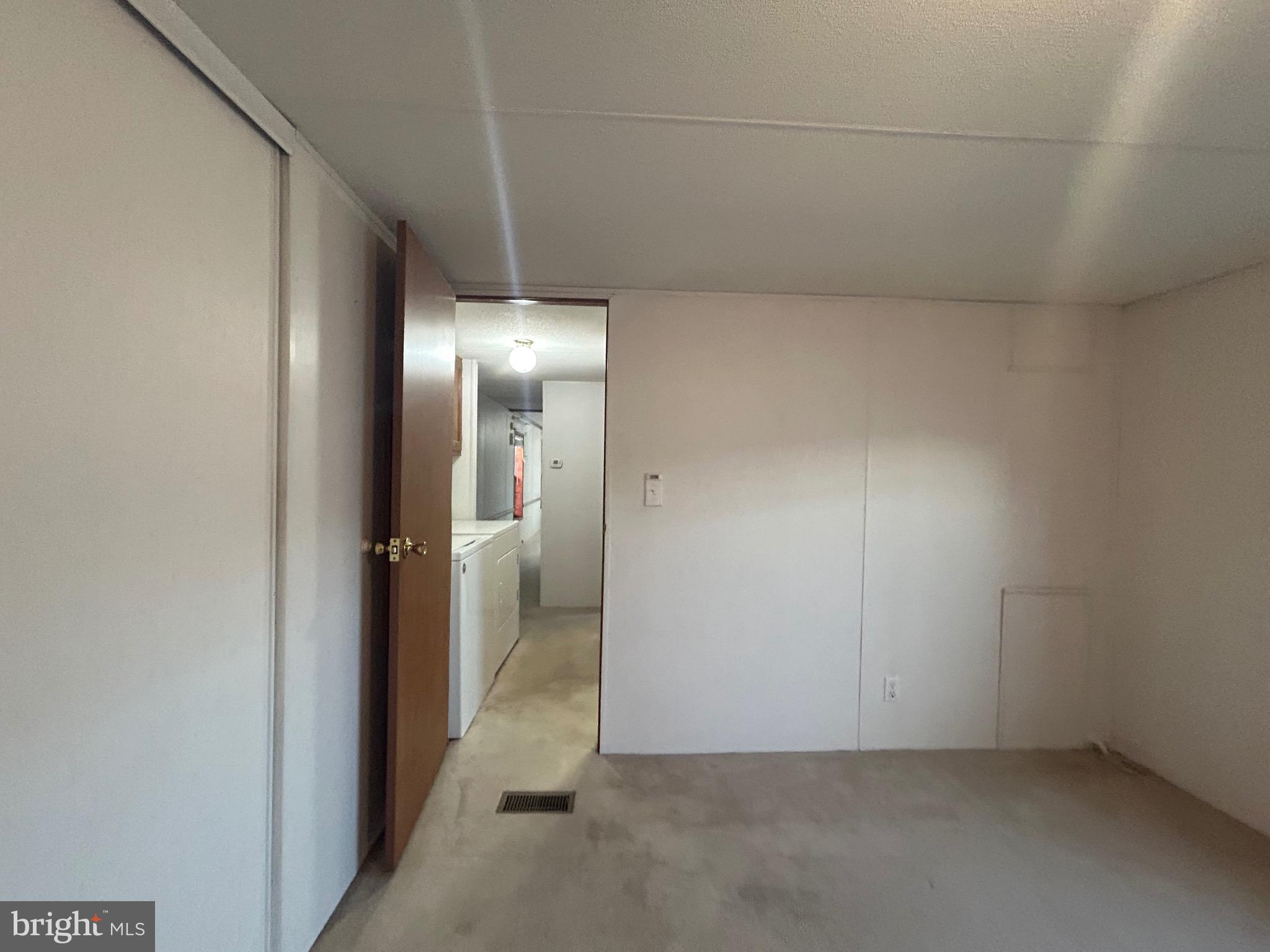 PALMDALE MOBILE HOME PARK - Residential