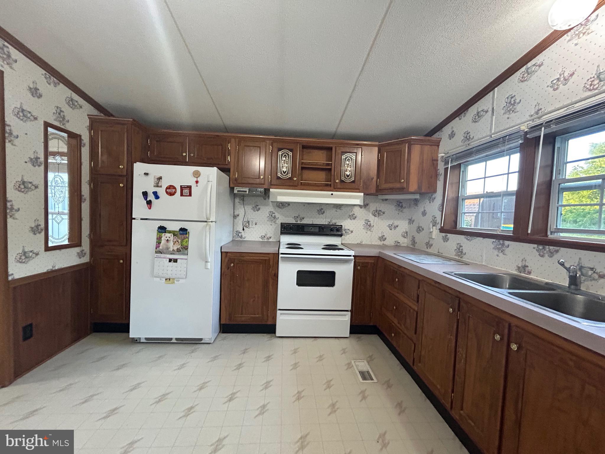 PALMDALE MOBILE HOME PARK - Residential