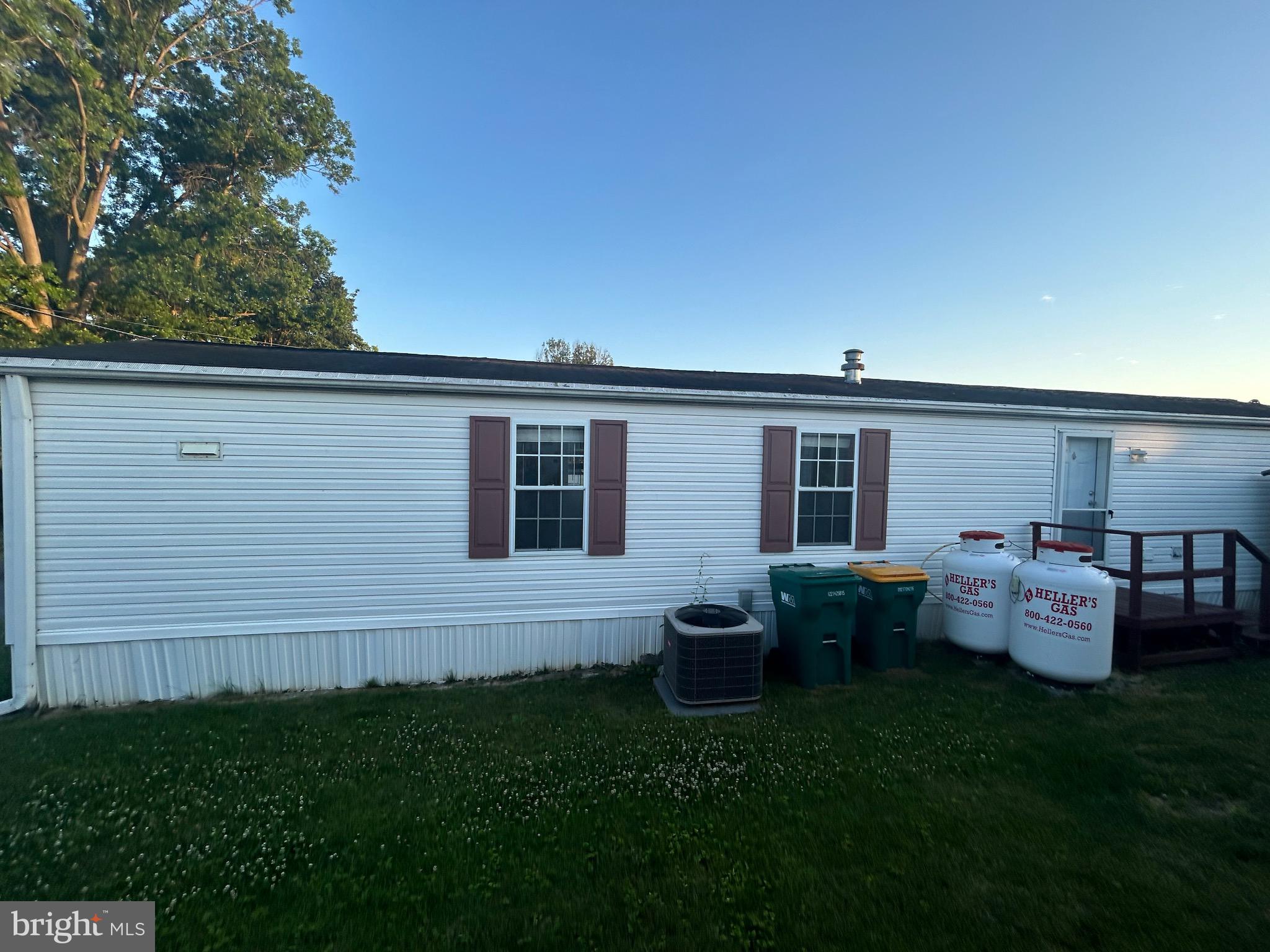 PALMDALE MOBILE HOME PARK - Residential