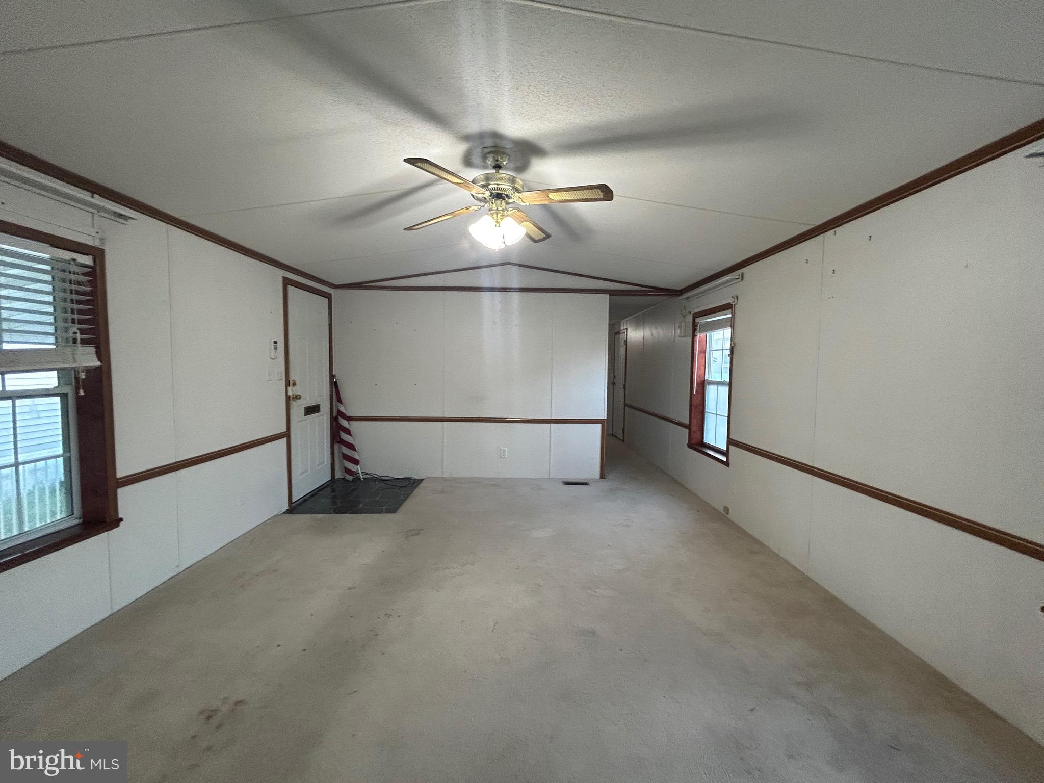 PALMDALE MOBILE HOME PARK - Residential