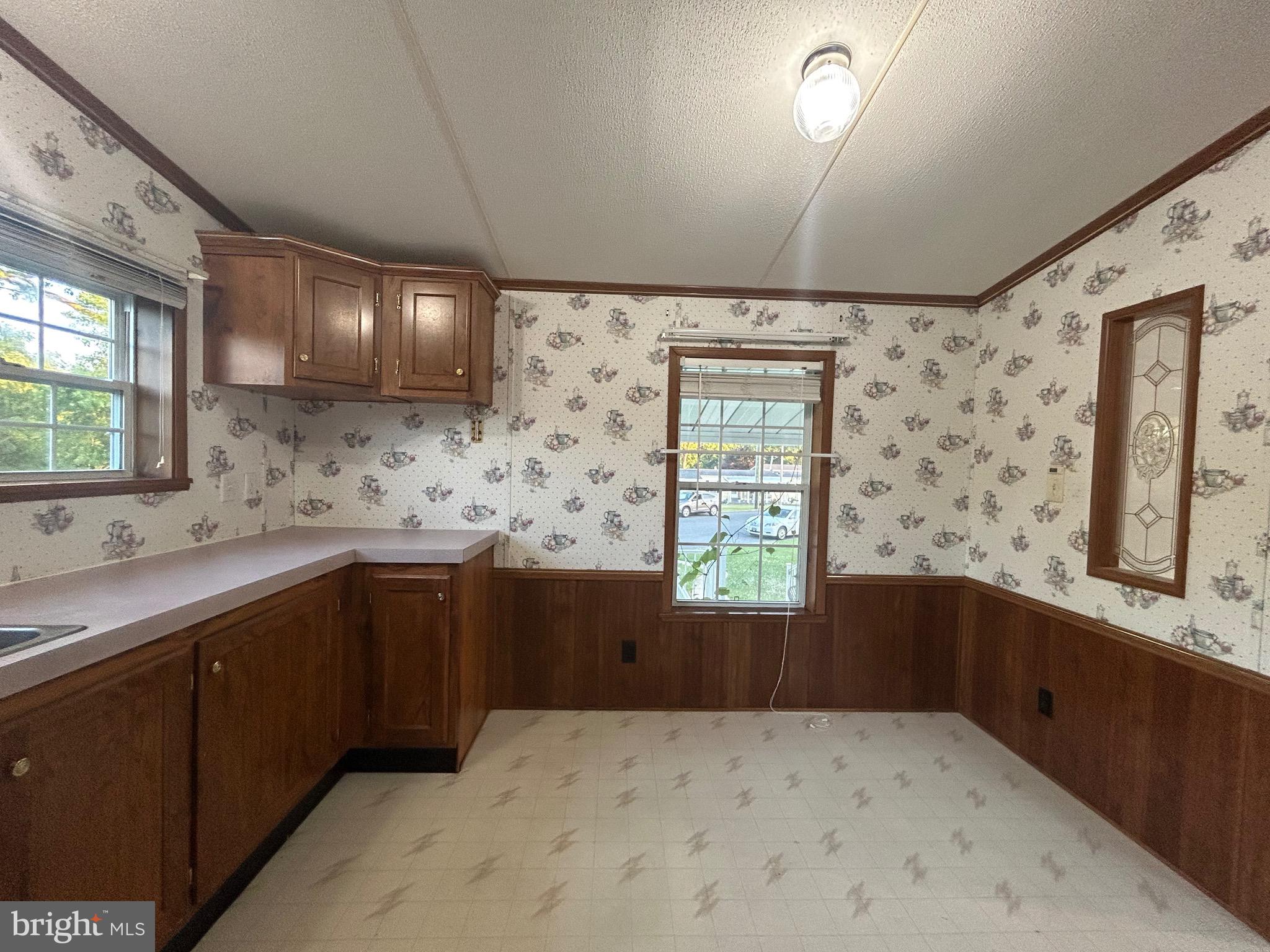 PALMDALE MOBILE HOME PARK - Residential