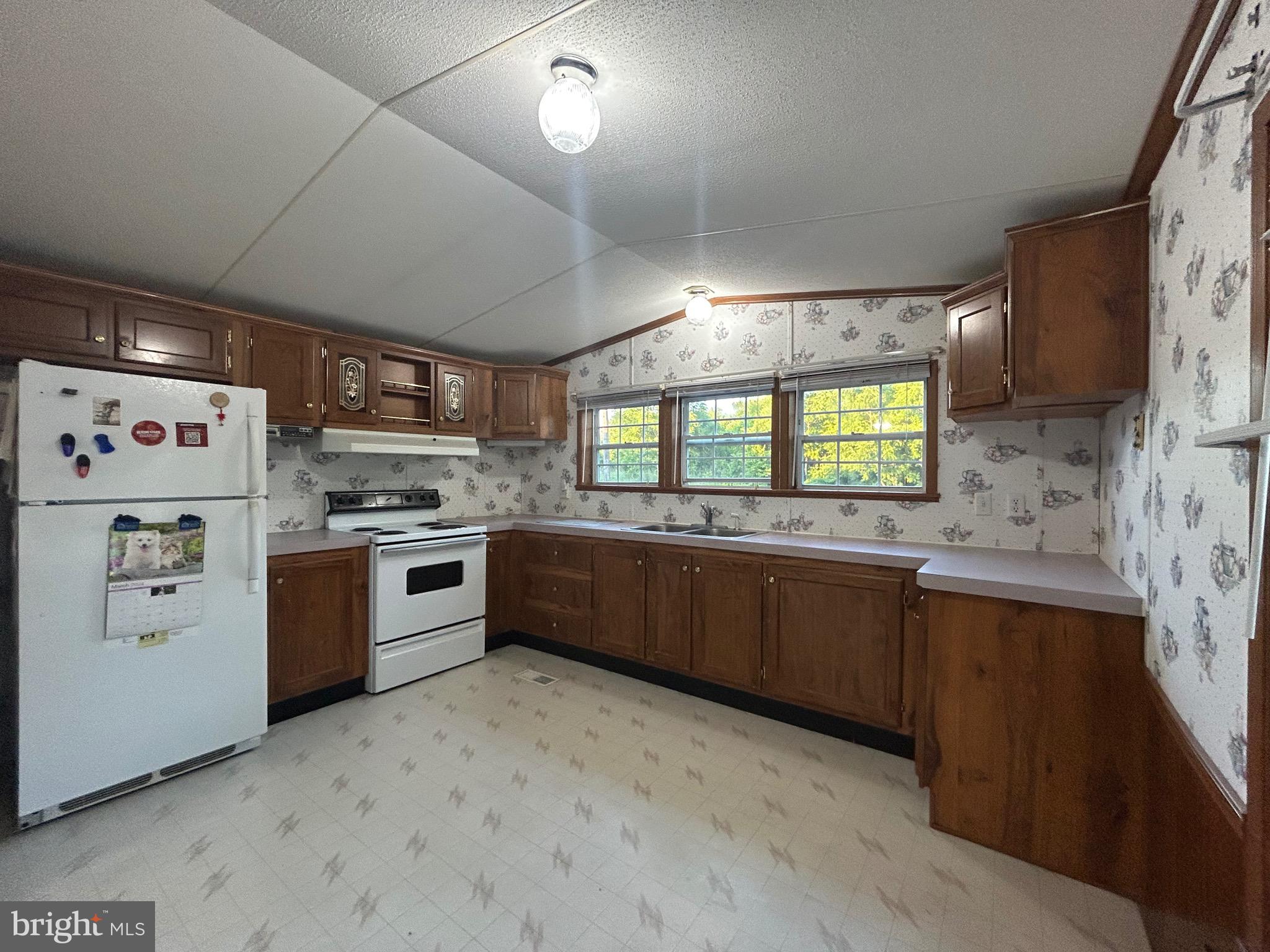 PALMDALE MOBILE HOME PARK - Residential