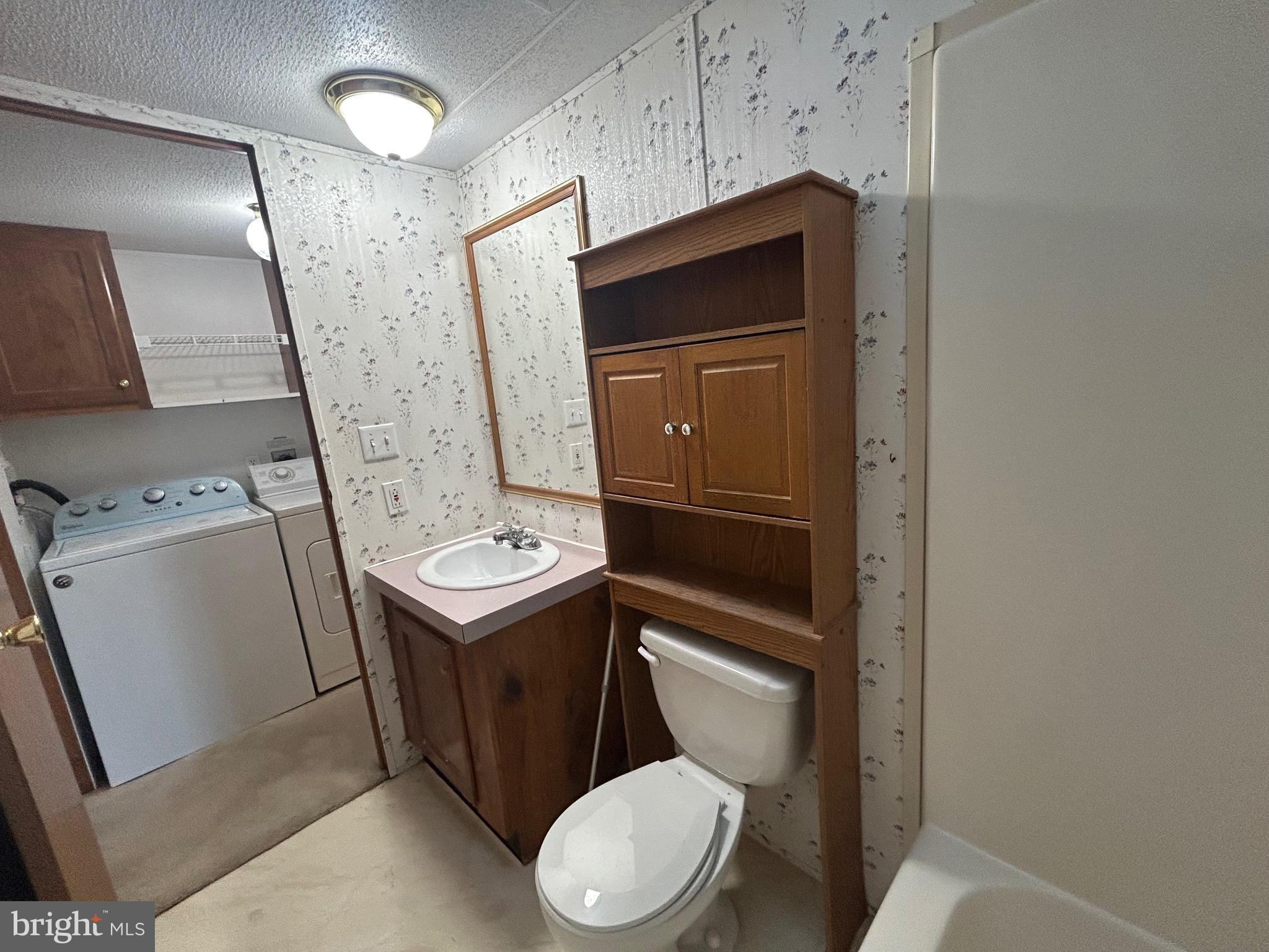 PALMDALE MOBILE HOME PARK - Residential