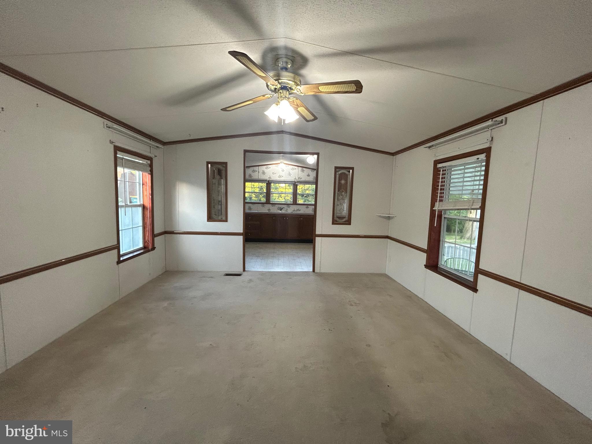 PALMDALE MOBILE HOME PARK - Residential