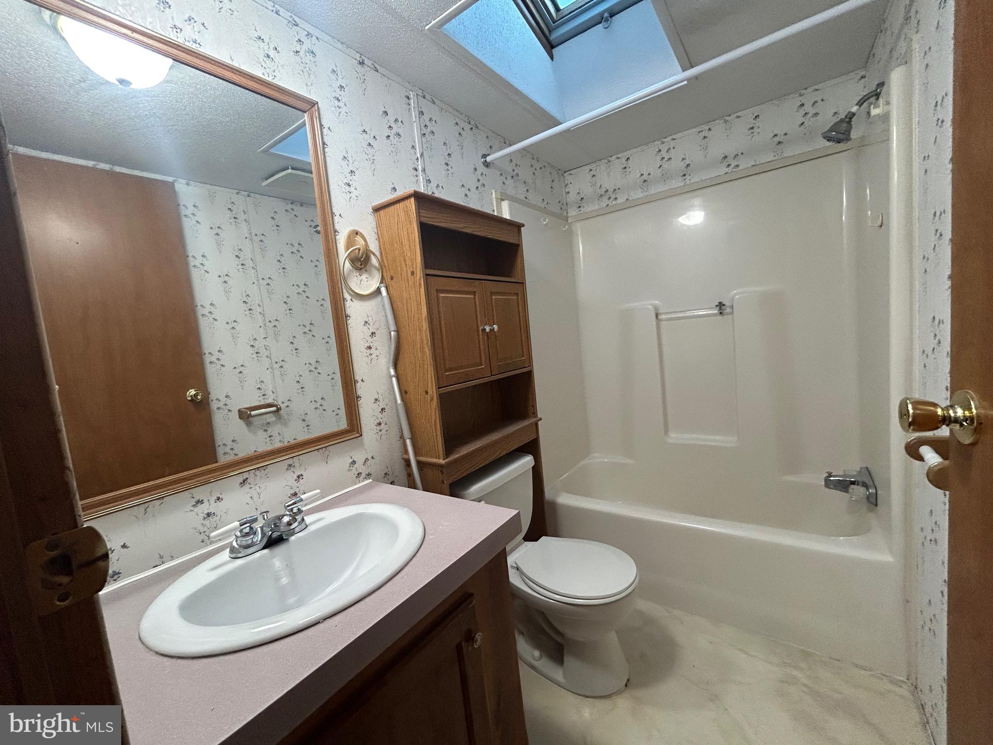 PALMDALE MOBILE HOME PARK - Residential