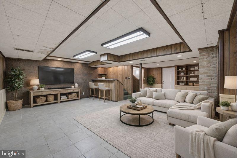 BURNT MILLS GAR-VILL - Residential