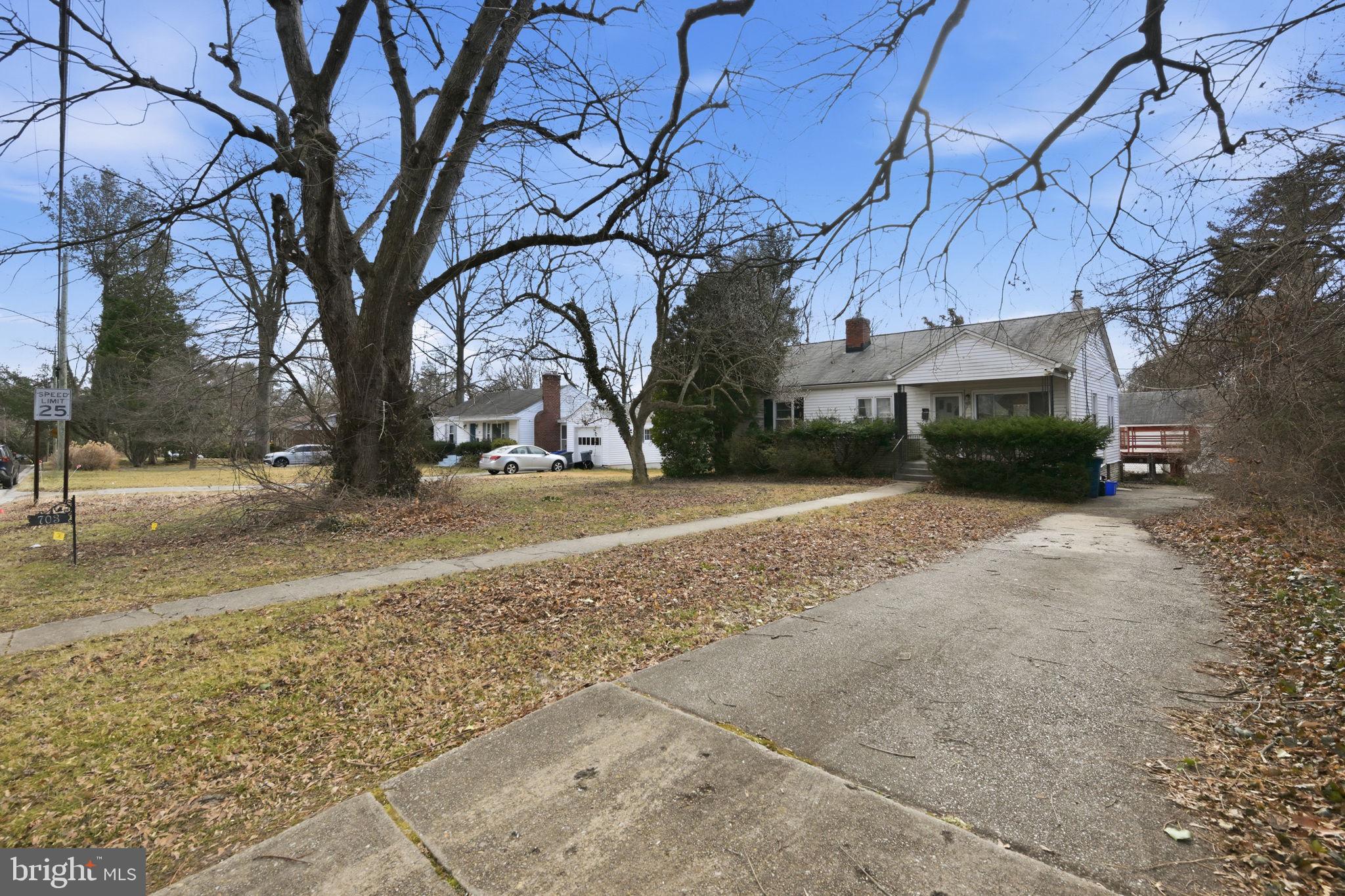 BURNT MILLS GAR-VILL - Residential