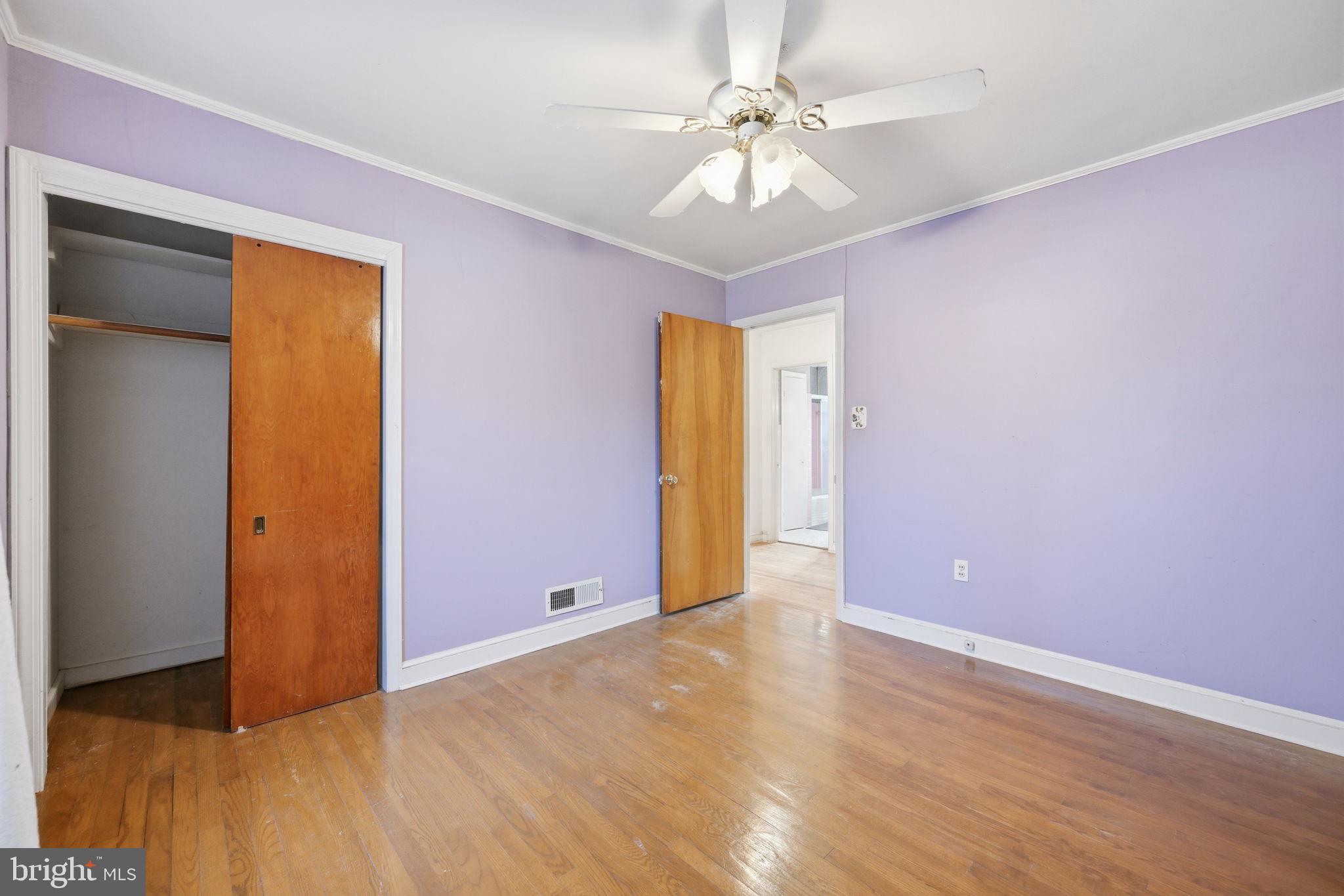 BURNT MILLS GAR-VILL - Residential