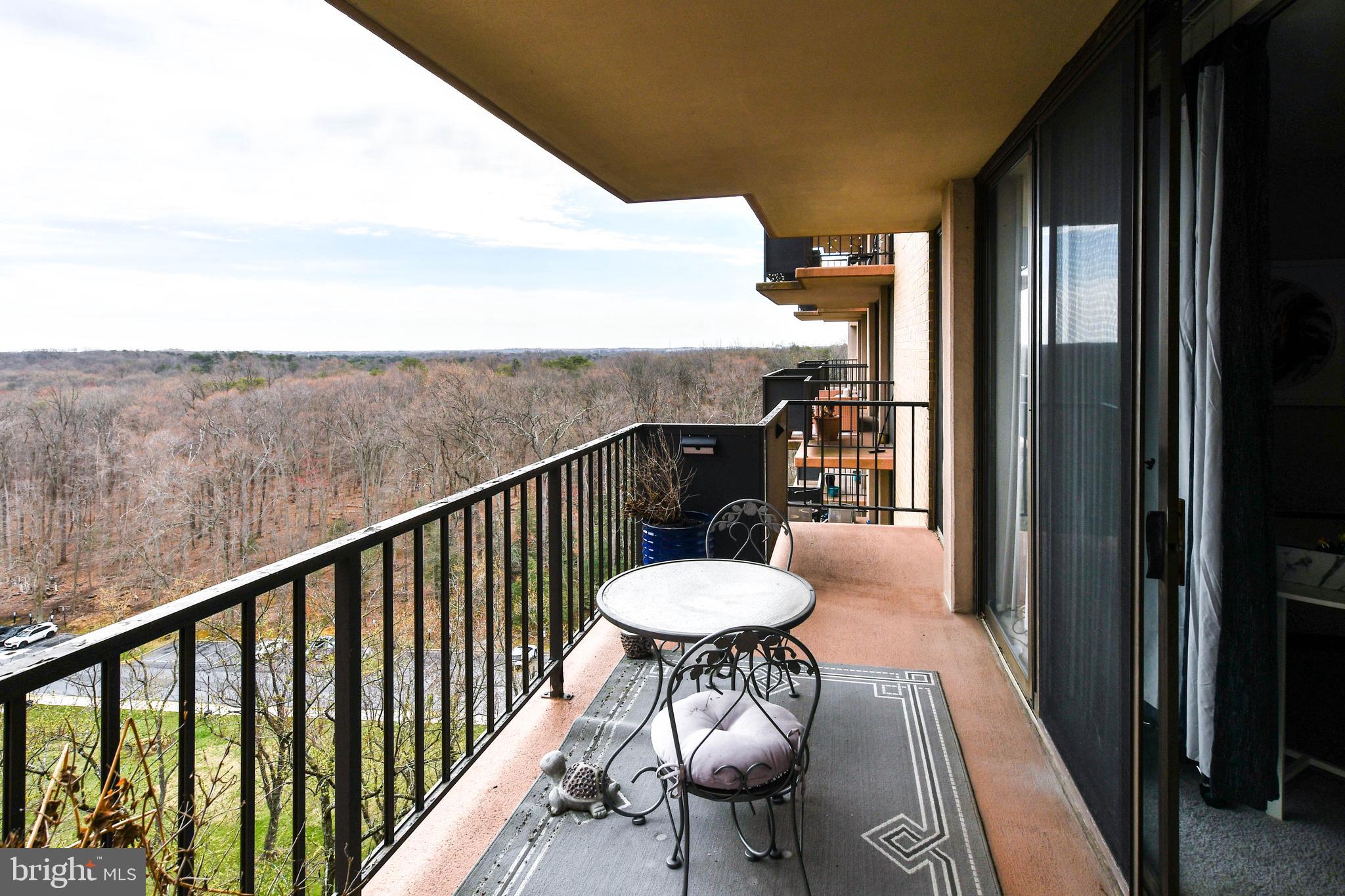 TOWERS IN WESTCHESTER PARK - Residential