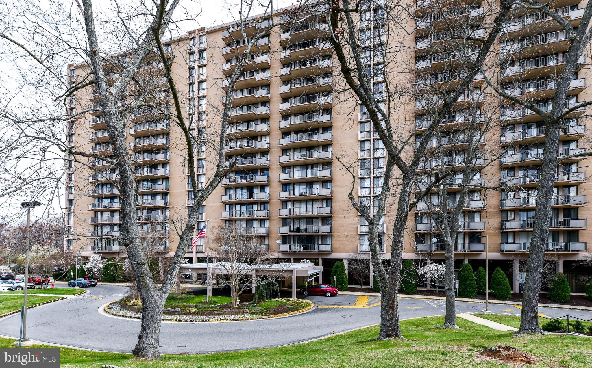 TOWERS IN WESTCHESTER PARK - Residential