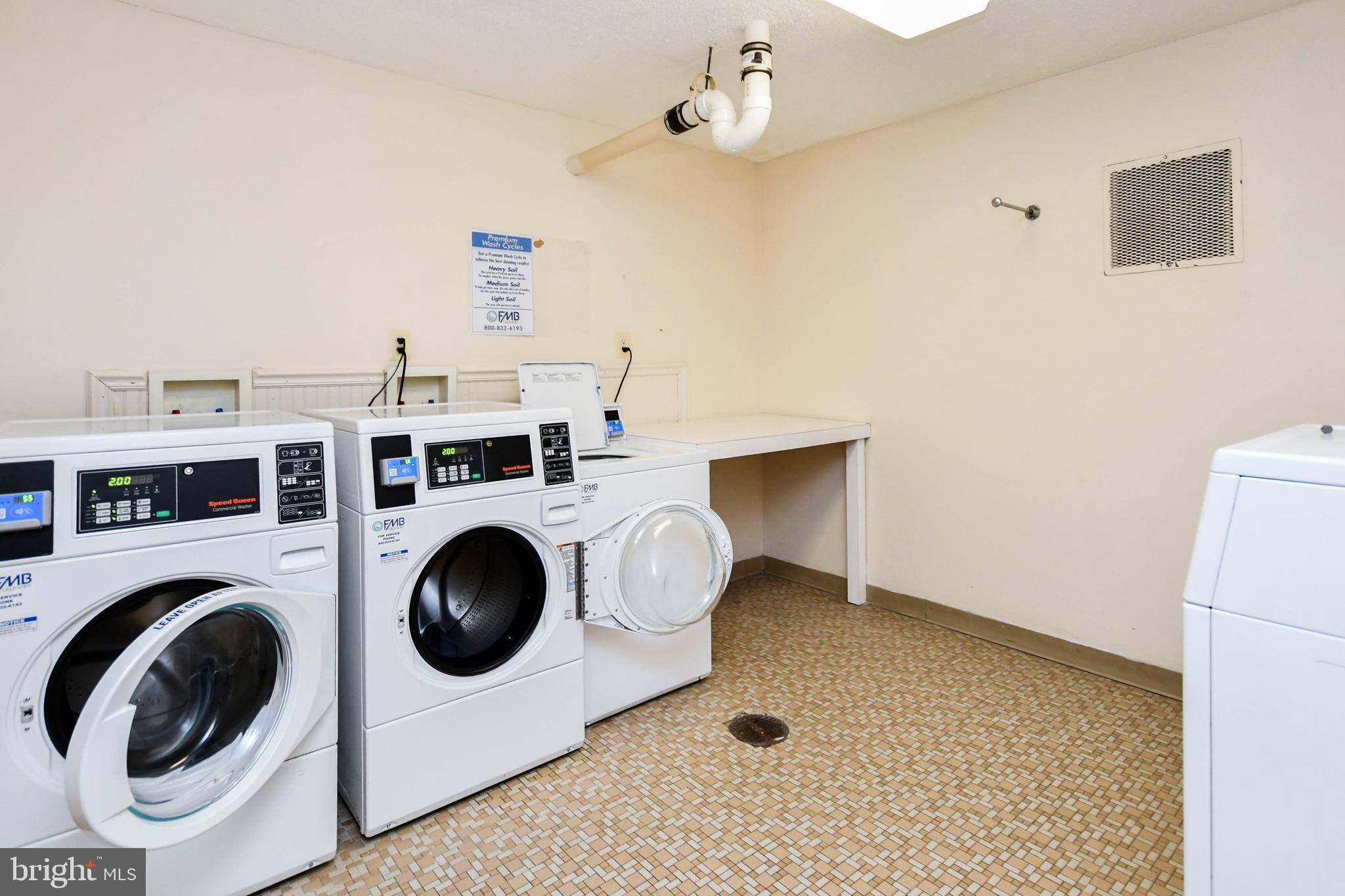 TOWERS IN WESTCHESTER PARK - Residential