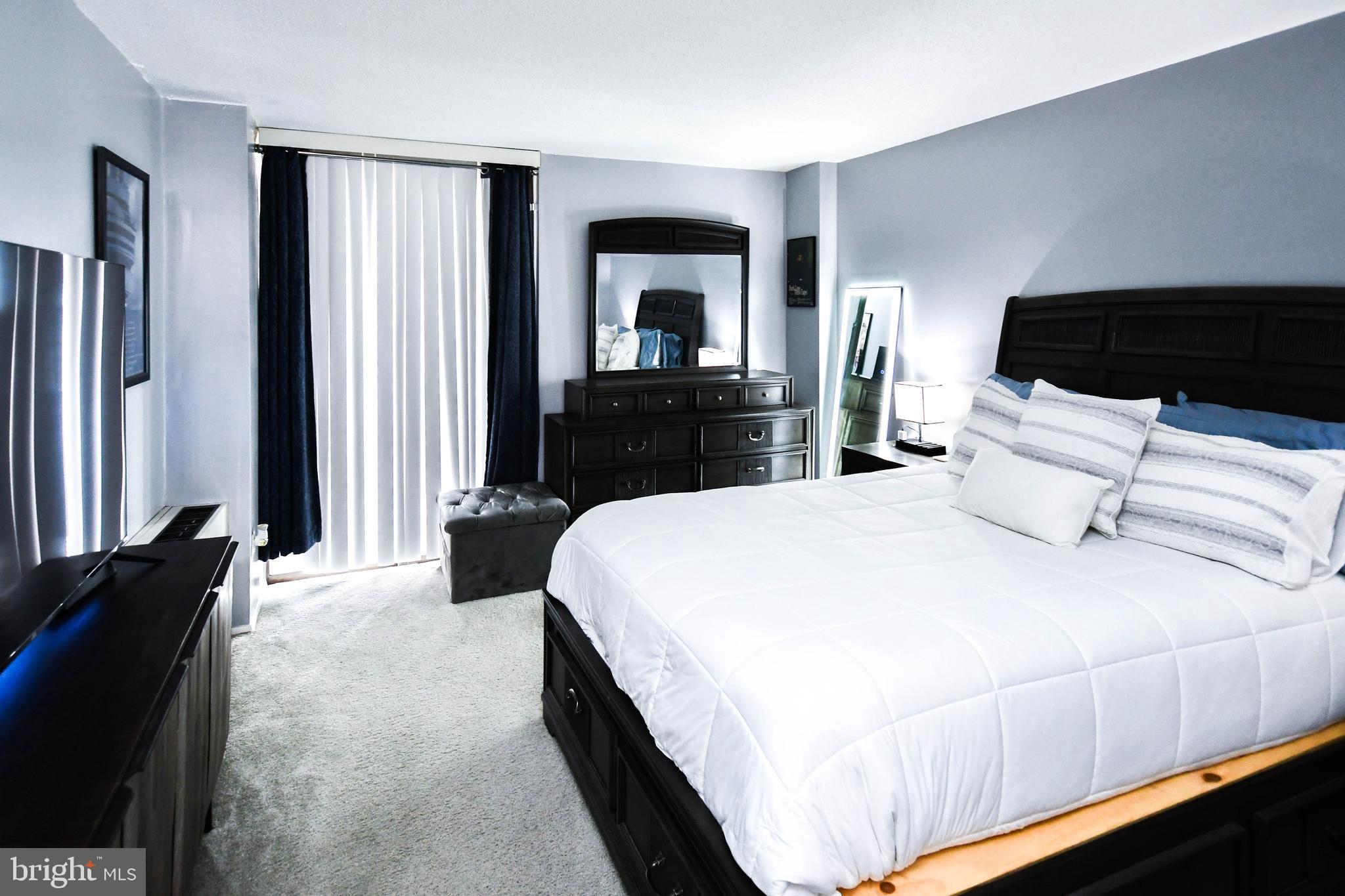 TOWERS IN WESTCHESTER PARK - Residential