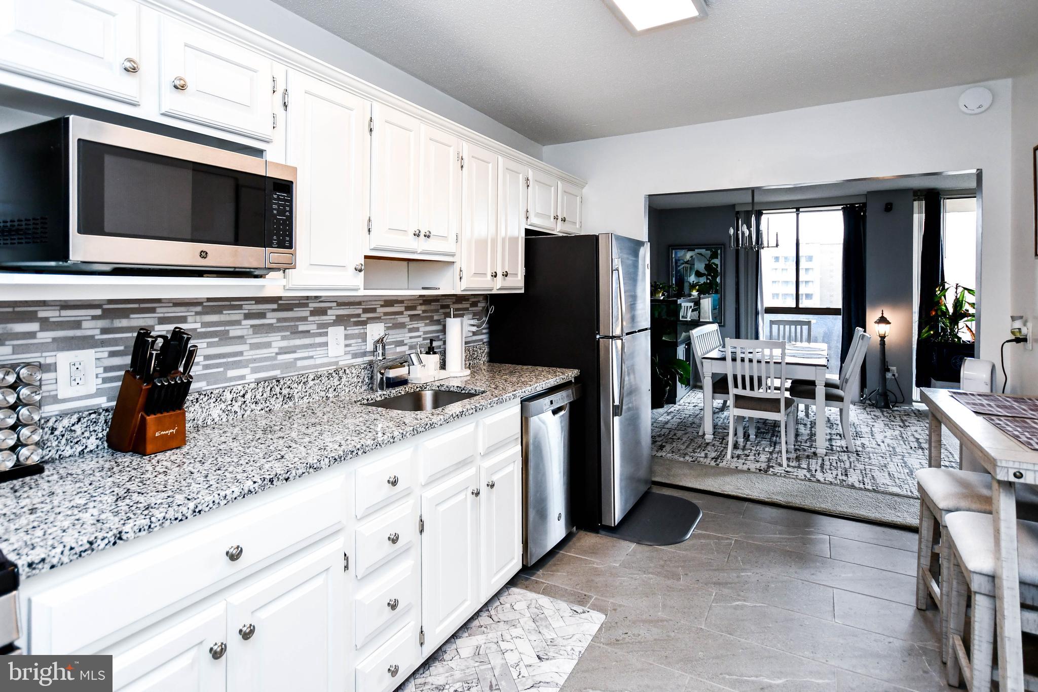 TOWERS IN WESTCHESTER PARK - Residential