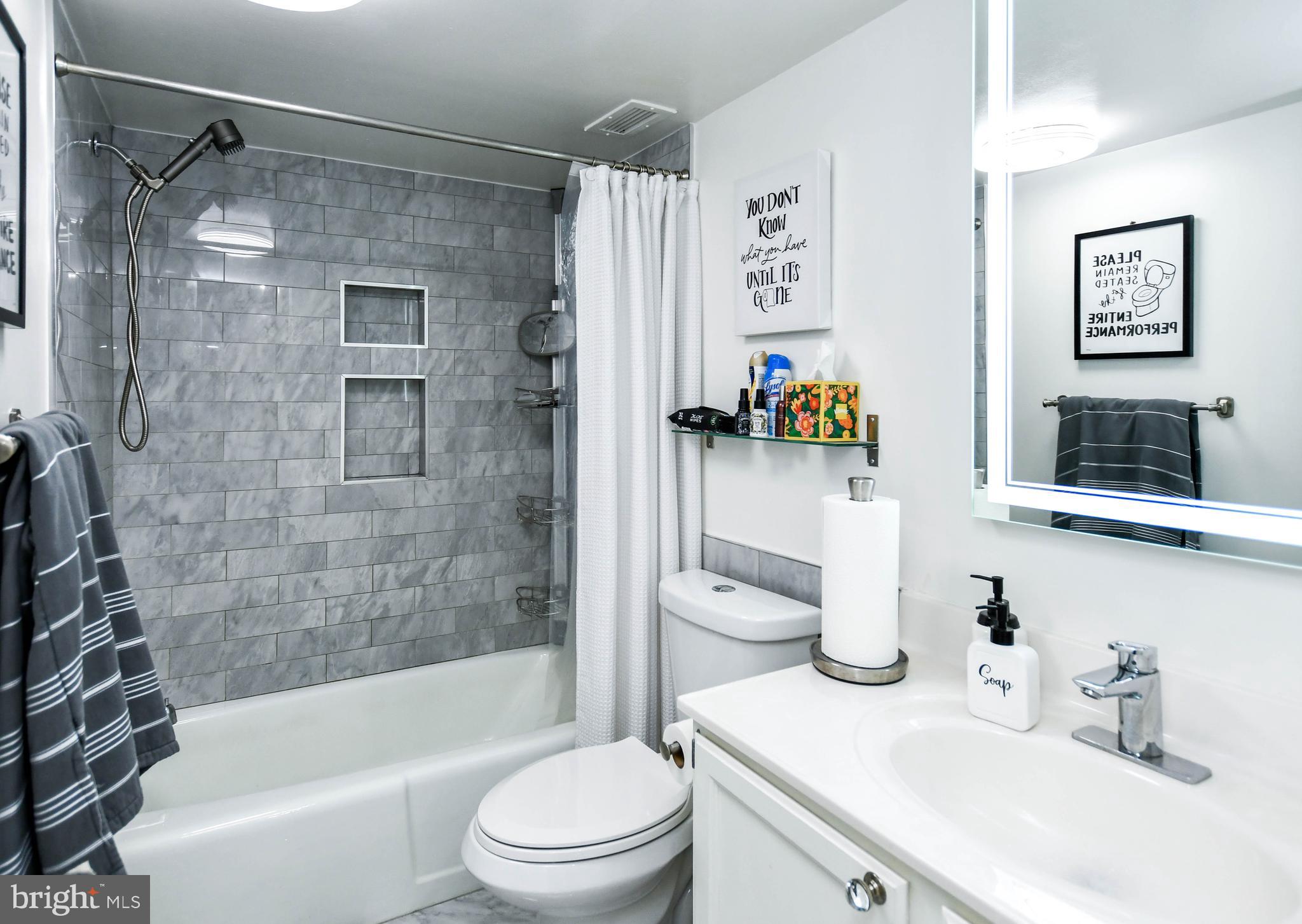 TOWERS IN WESTCHESTER PARK - Residential