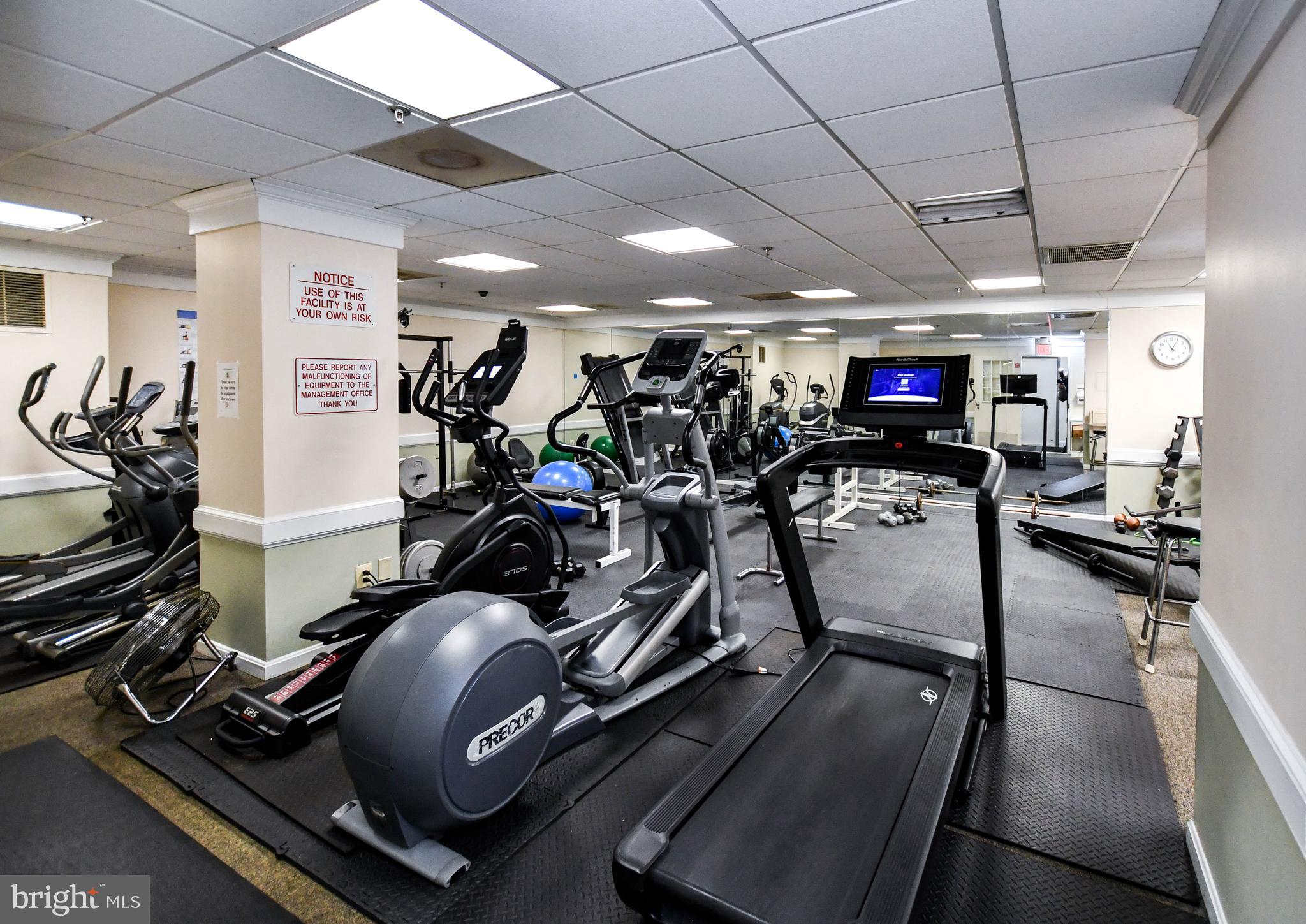 TOWERS IN WESTCHESTER PARK - Residential