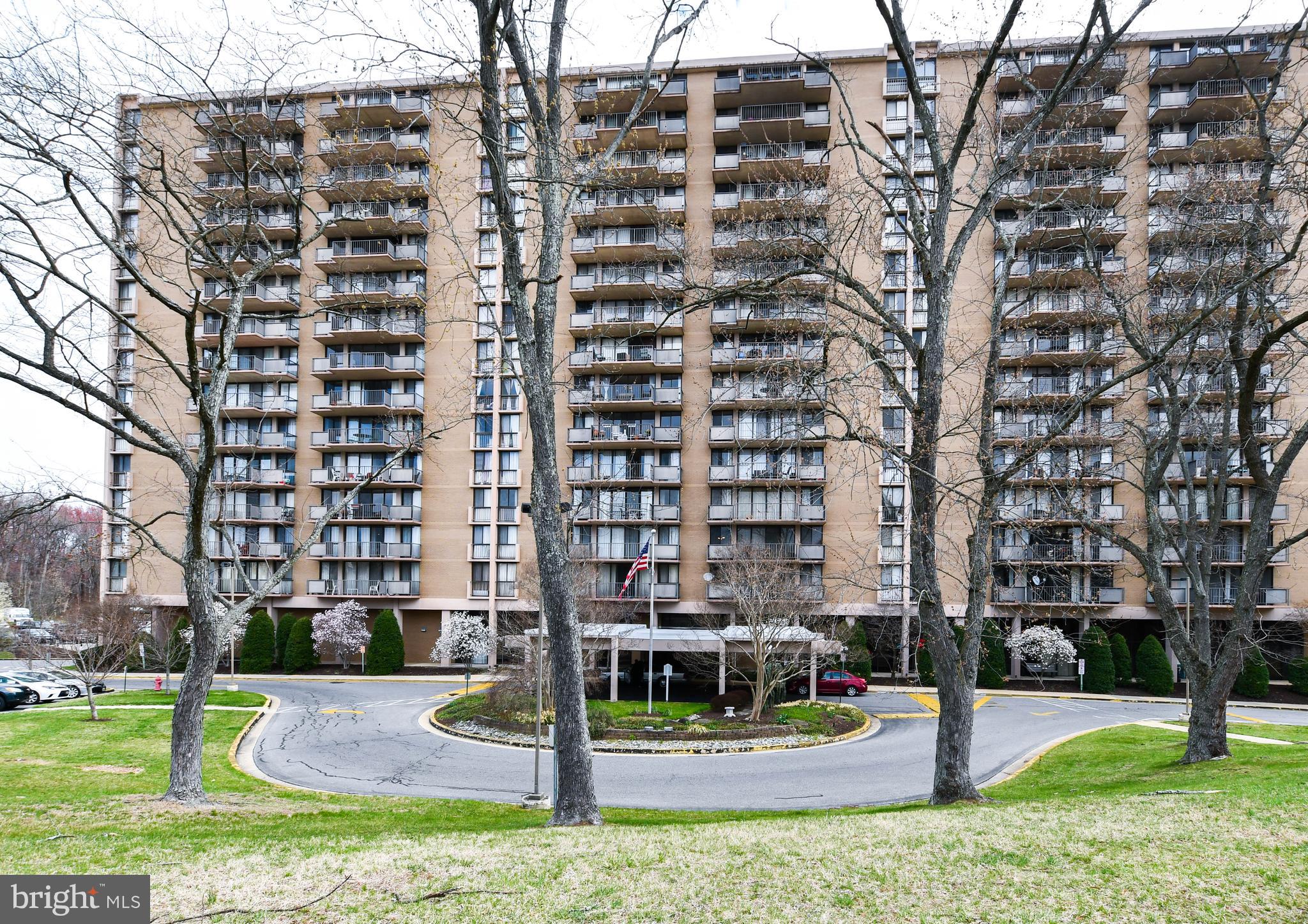 TOWERS IN WESTCHESTER PARK - Residential