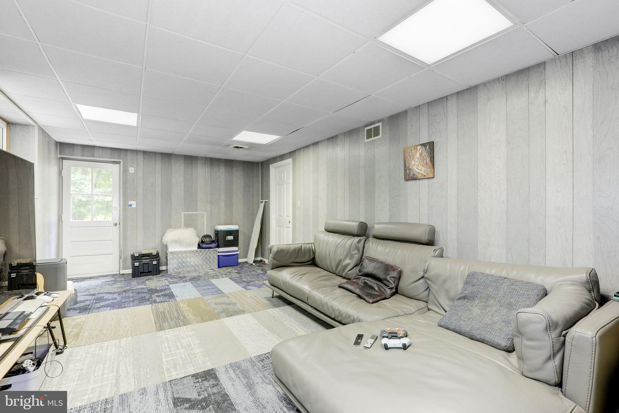 BURNING TREE ESTATES - Residential