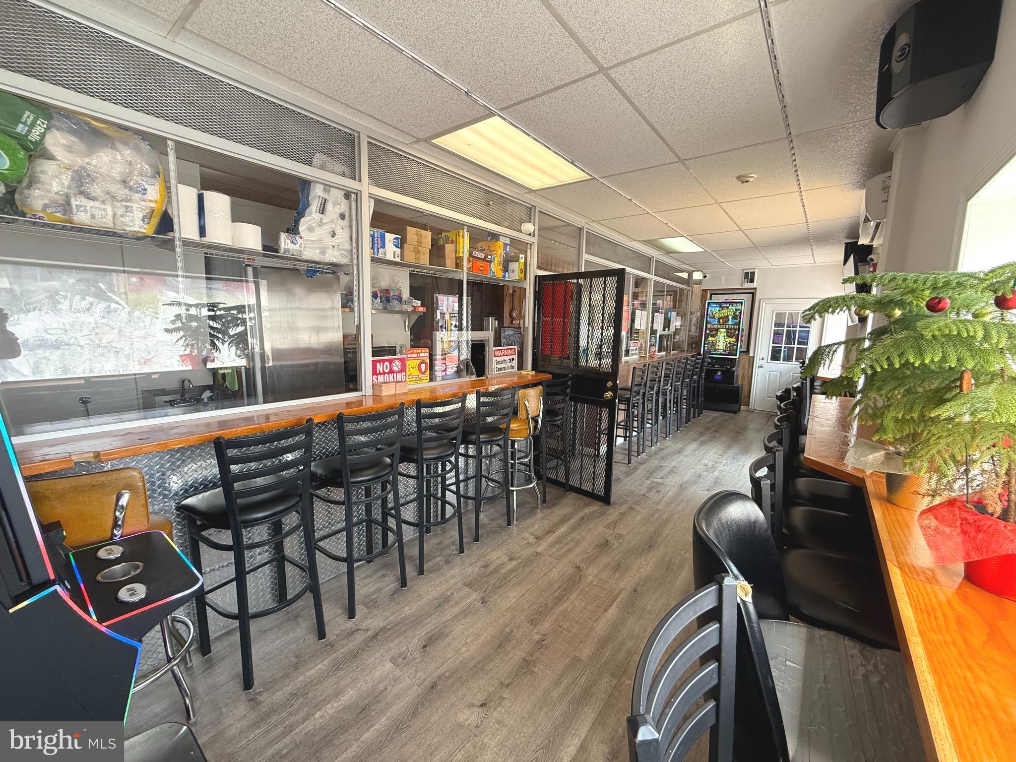 FRANKFORD - Commercial Sale