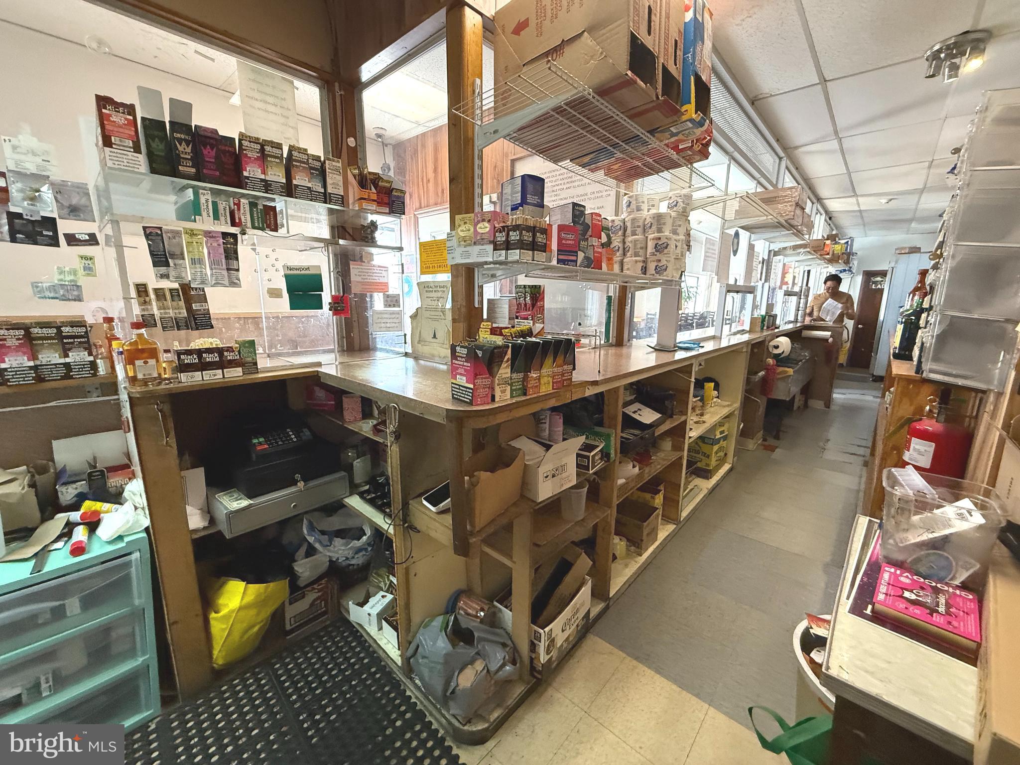 FRANKFORD - Commercial Sale