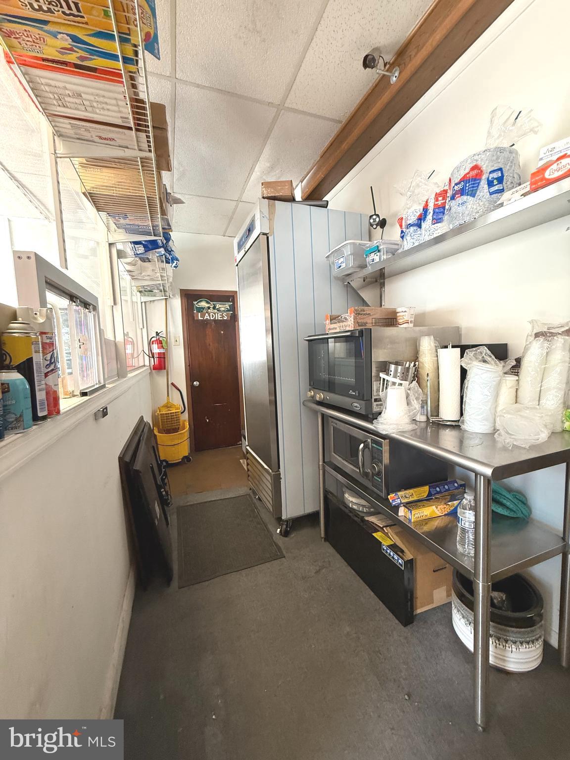 FRANKFORD - Commercial Sale