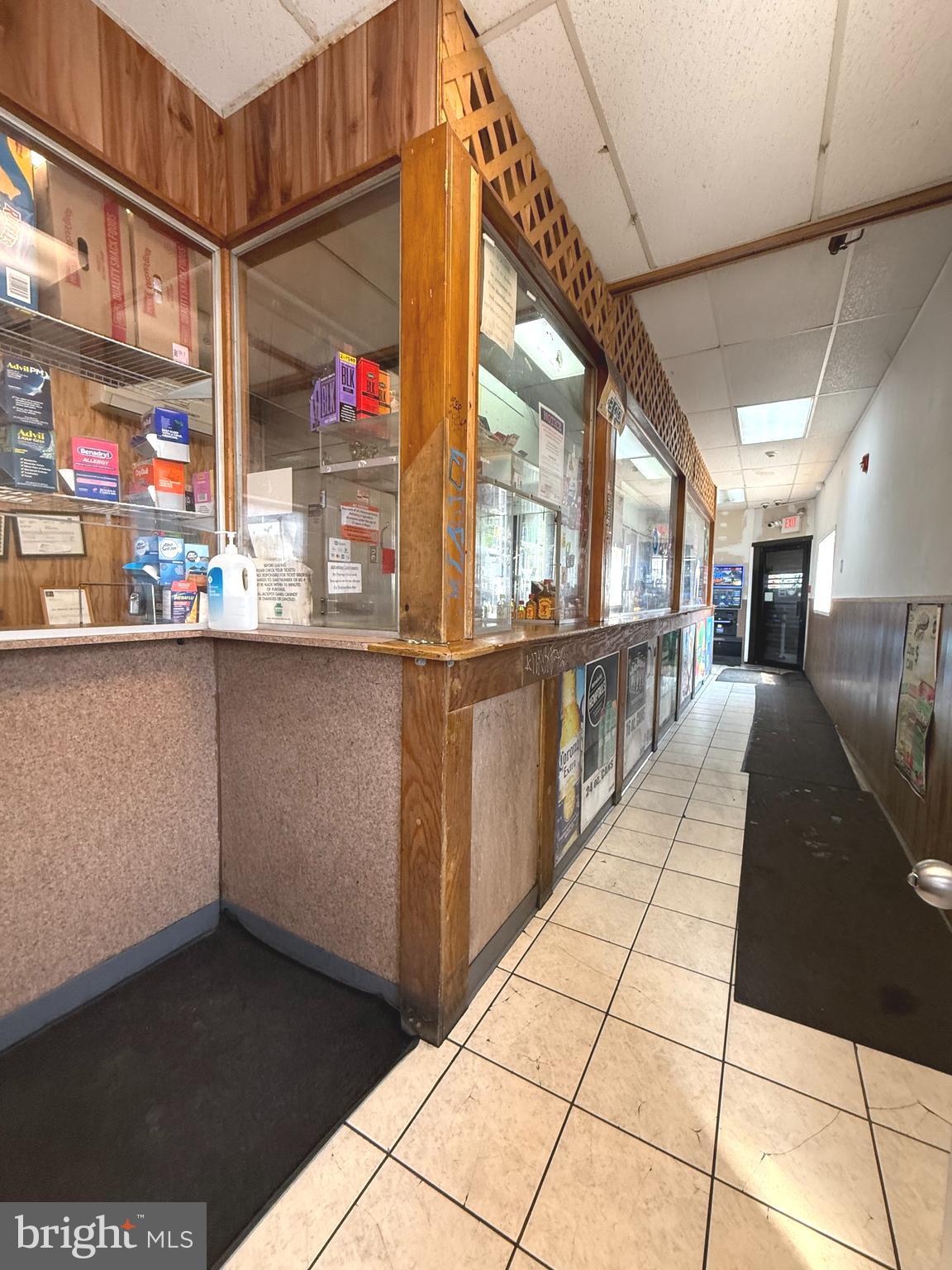 FRANKFORD - Commercial Sale
