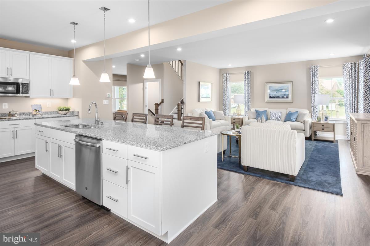 FOX CHAPEL CROSSING - Residential