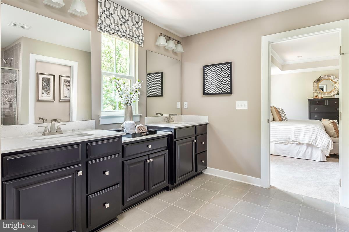 FOX CHAPEL CROSSING - Residential