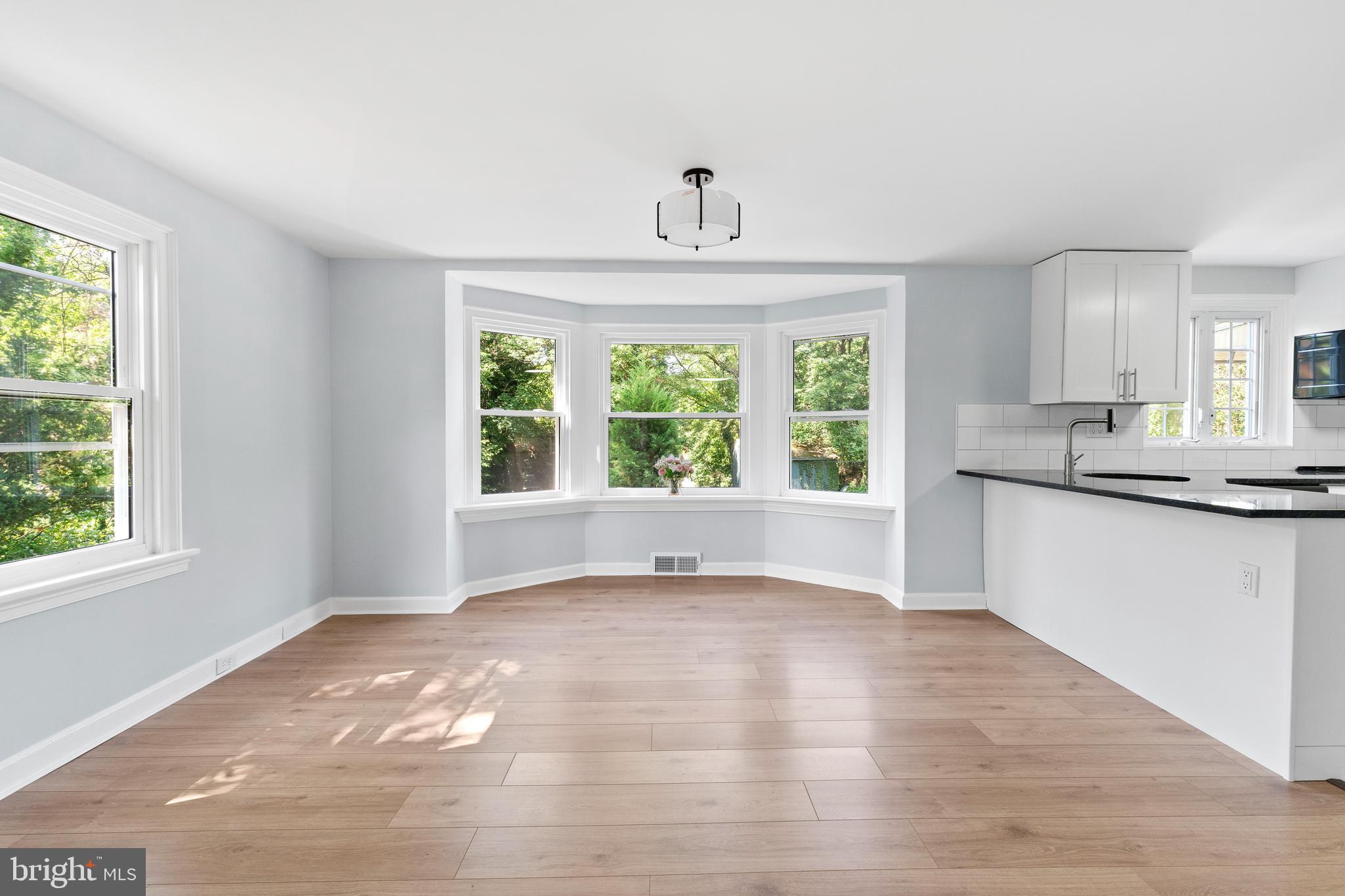 16 ASBURY AVENUE