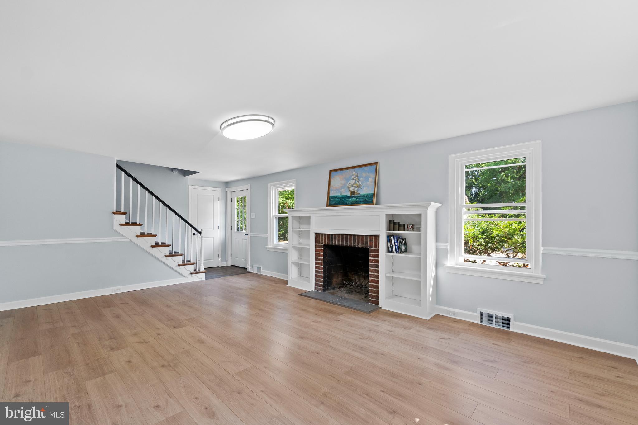 16 ASBURY AVENUE