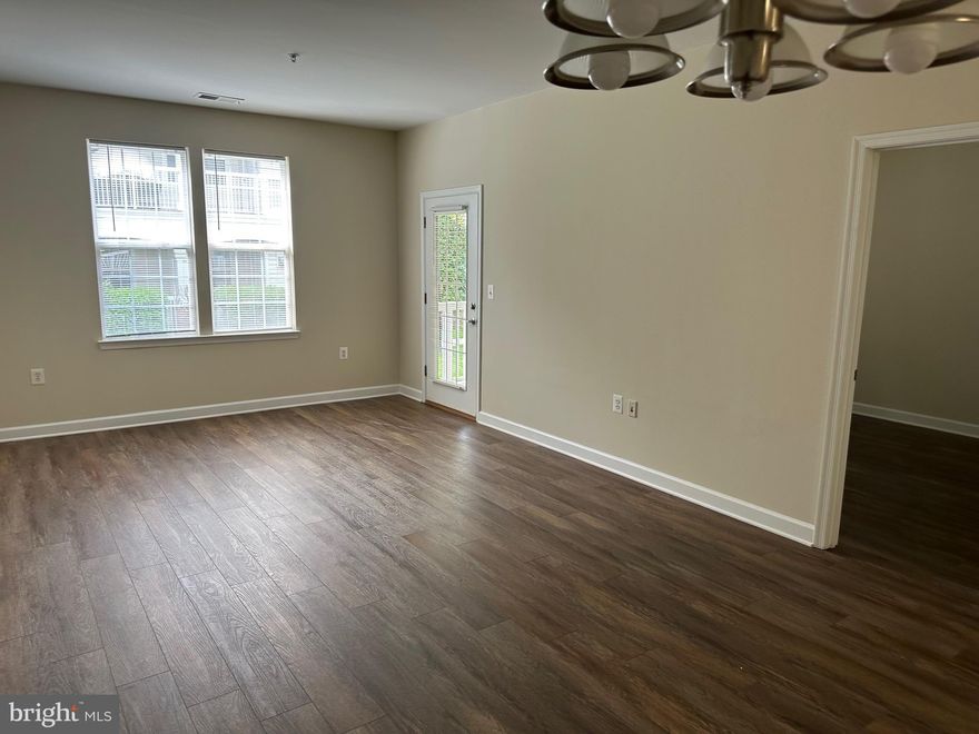 This bright and spacious 3-bedroom, 2-bath condo is waiting for you in the highly sought-after community of Brambleton.