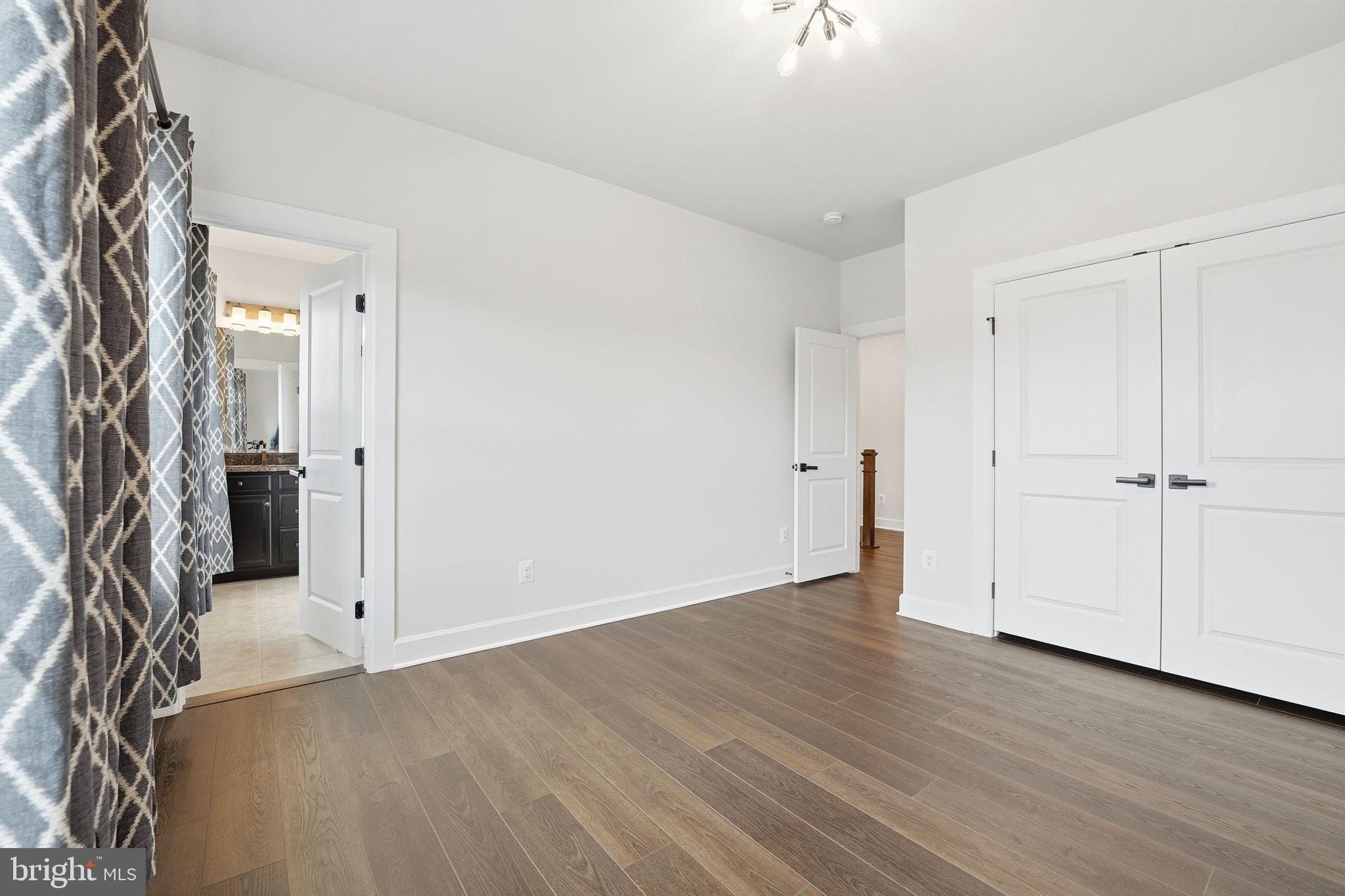 VIRGINIA CROSSING - Residential