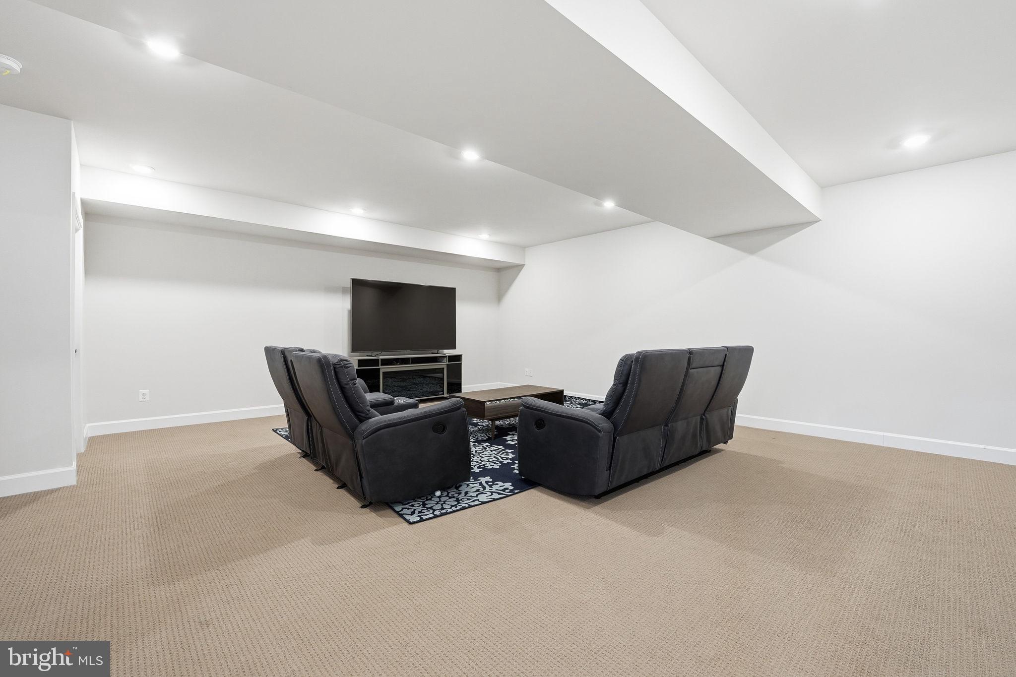 VIRGINIA CROSSING - Residential