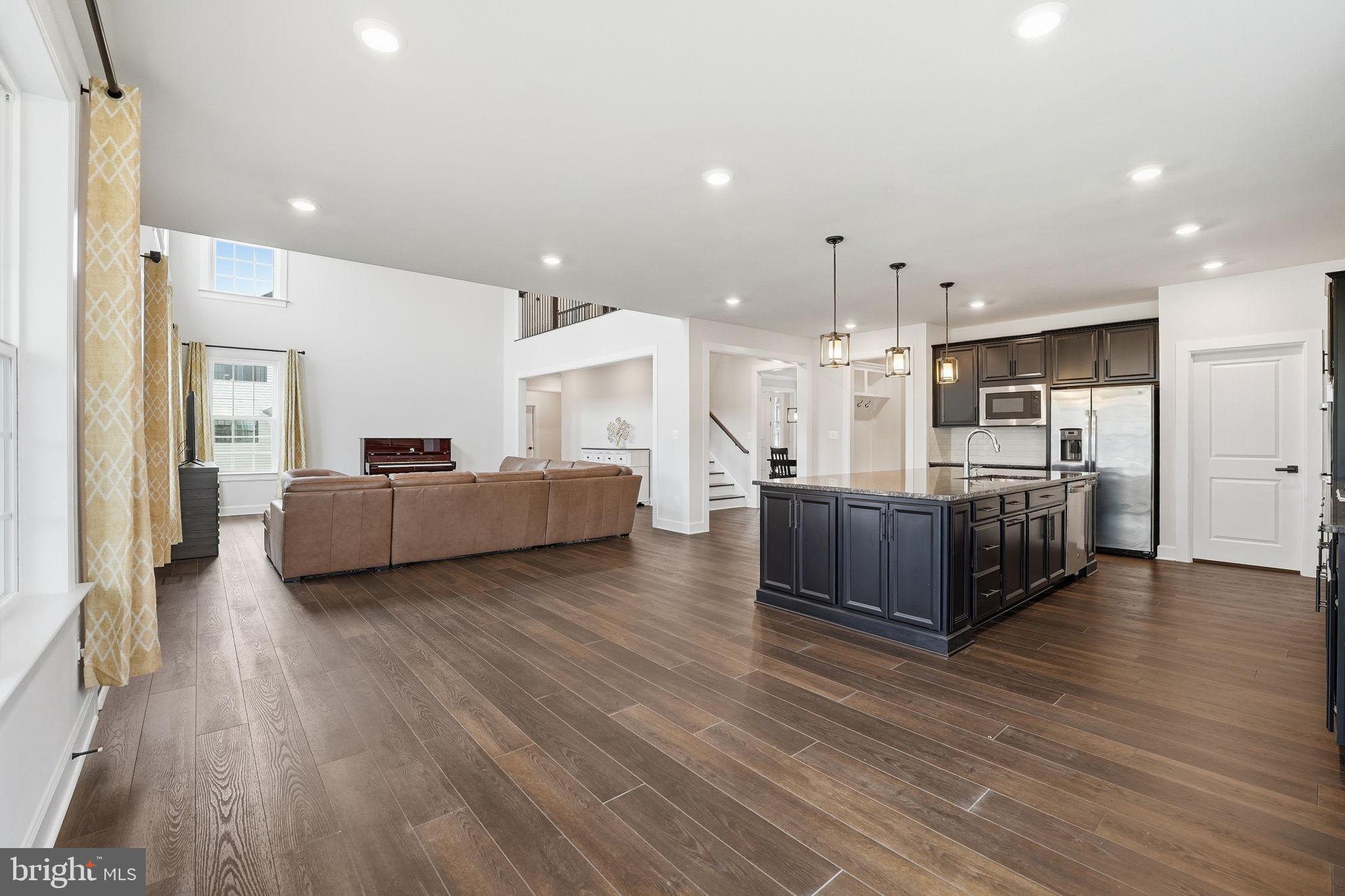 VIRGINIA CROSSING - Residential