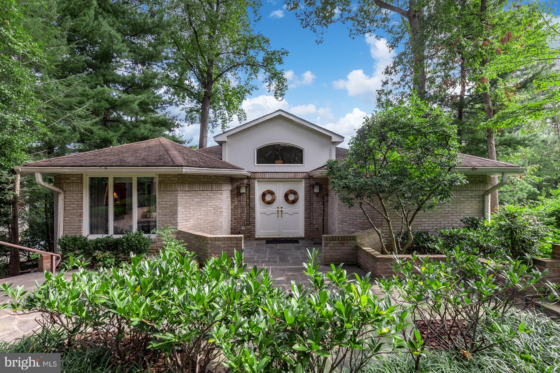 RESTON - Residential