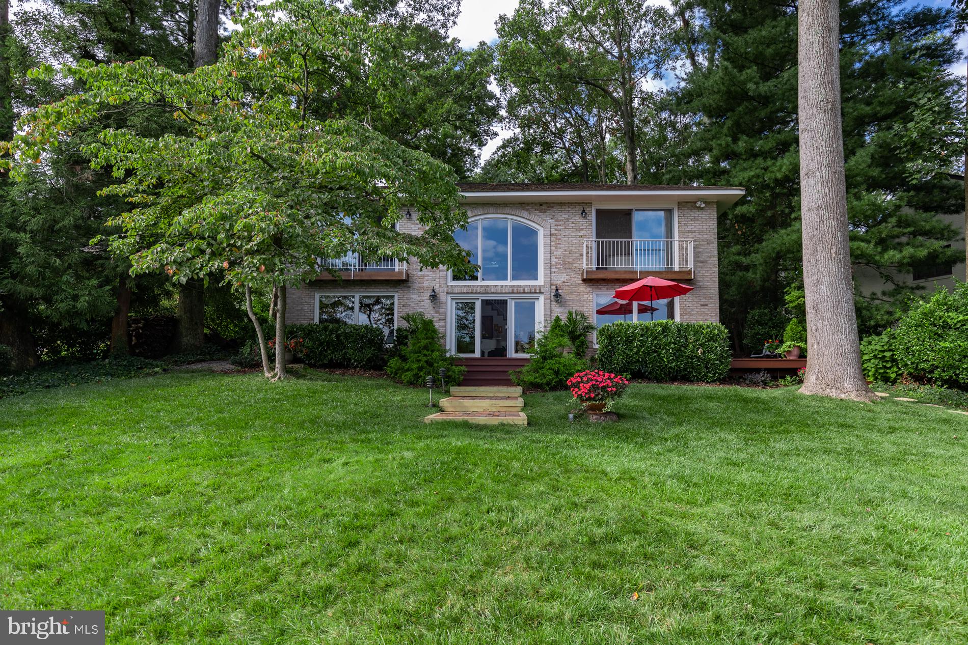 RESTON - Residential