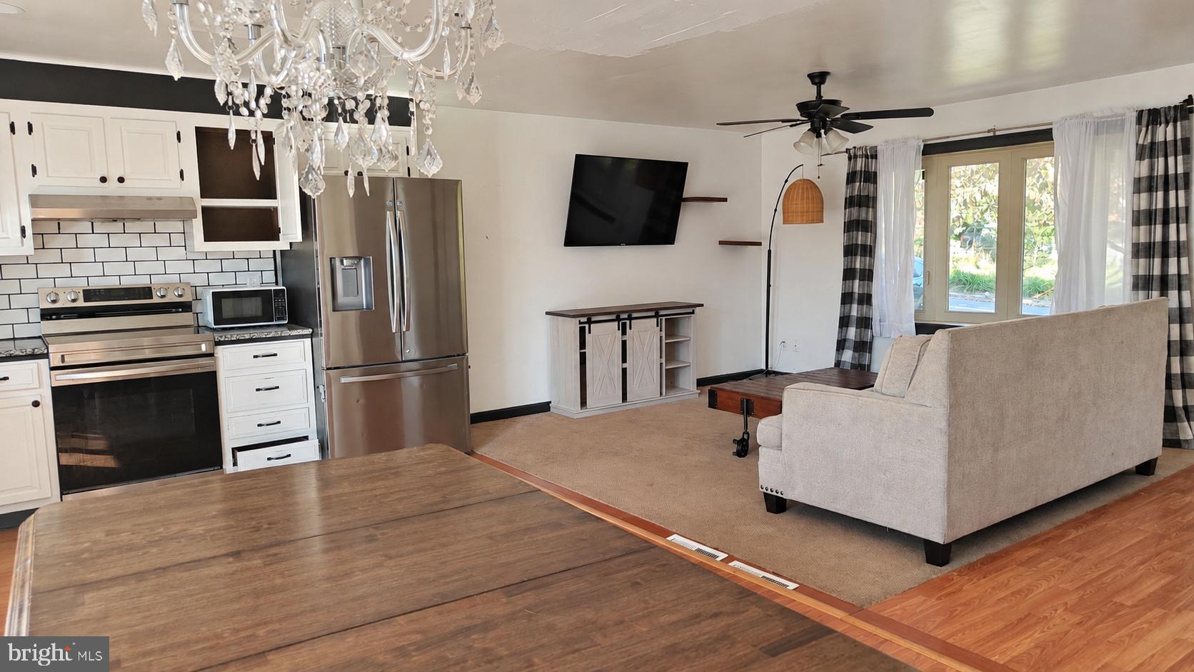 3270 HORIZON DRIVE