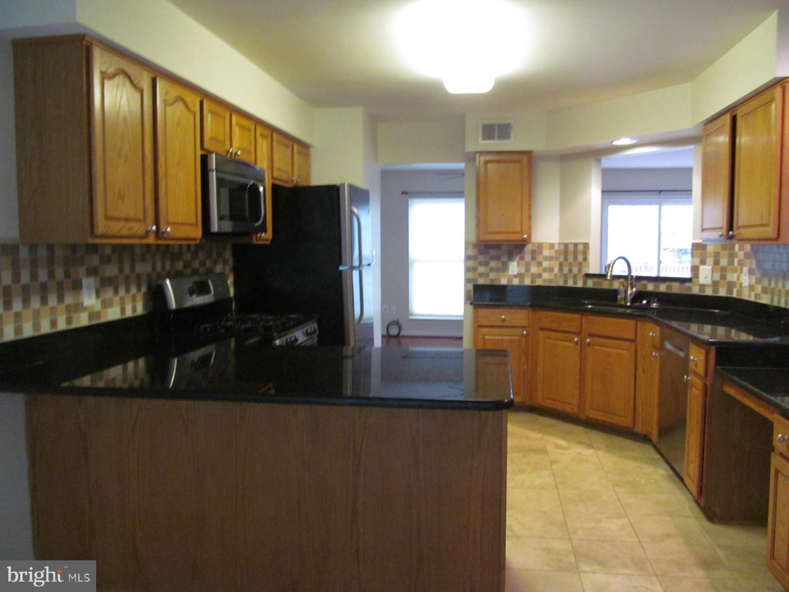 KINGSTOWNE - Residential Lease