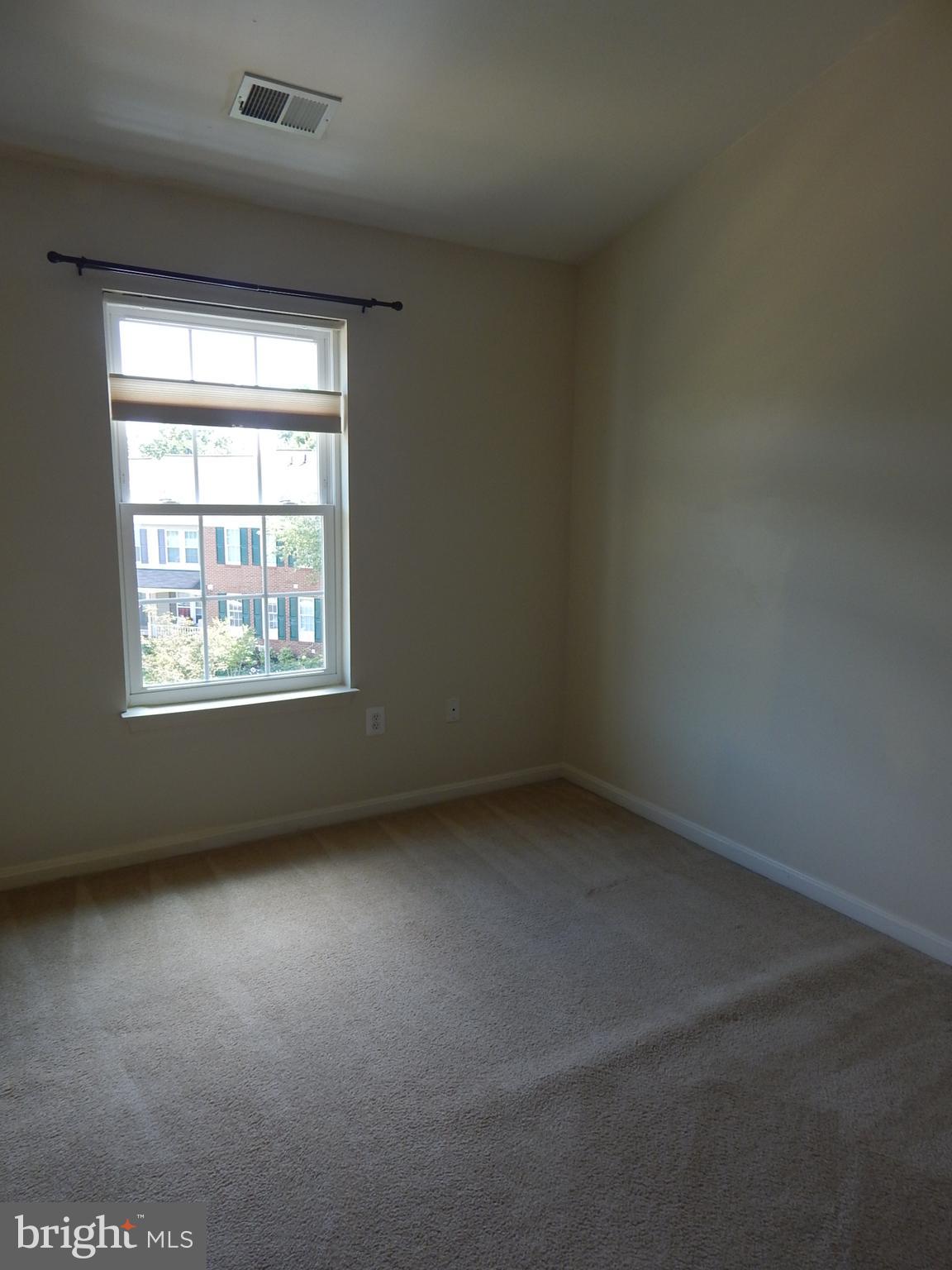 KINGSTOWNE - Residential Lease