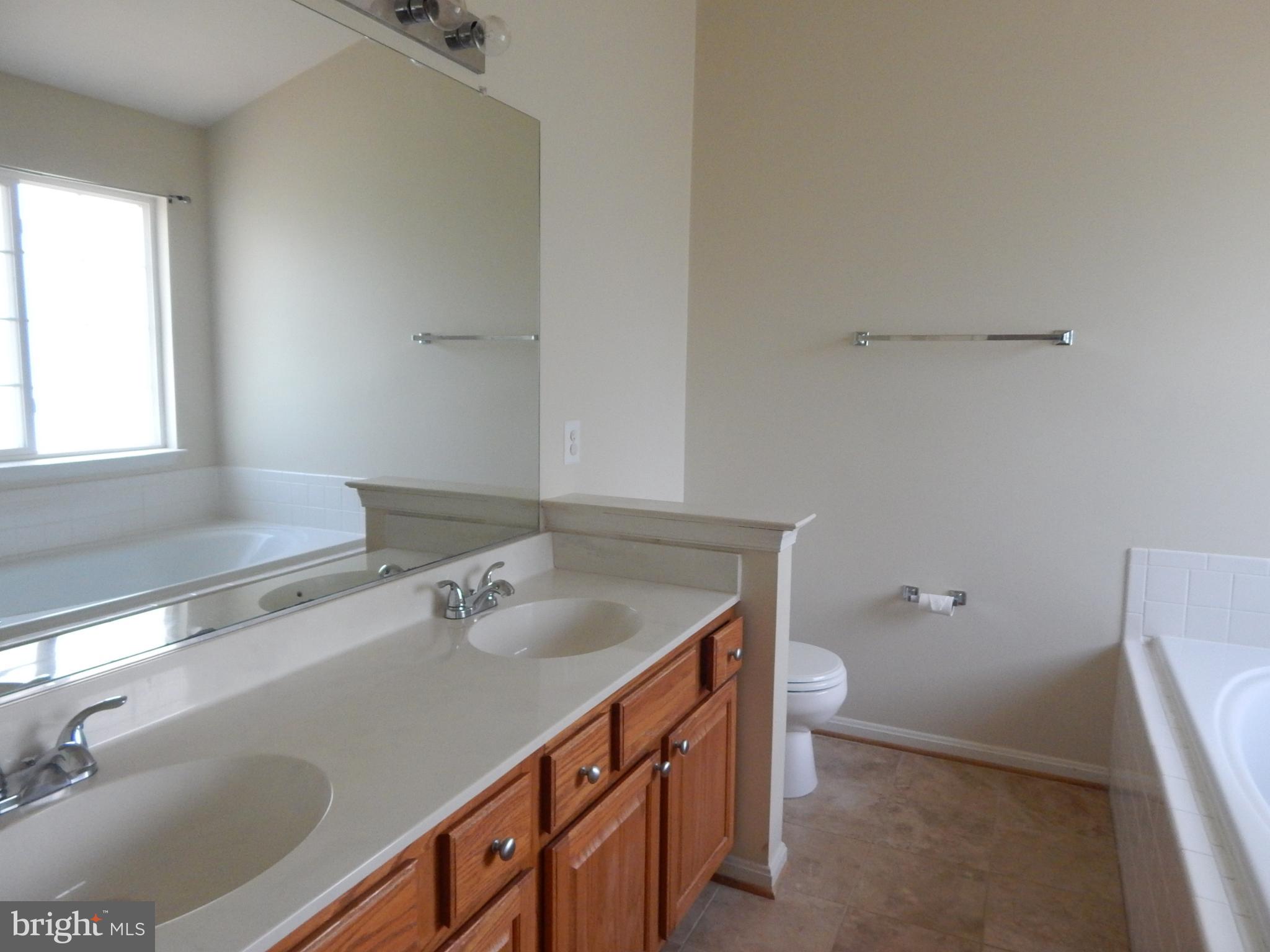 KINGSTOWNE - Residential Lease